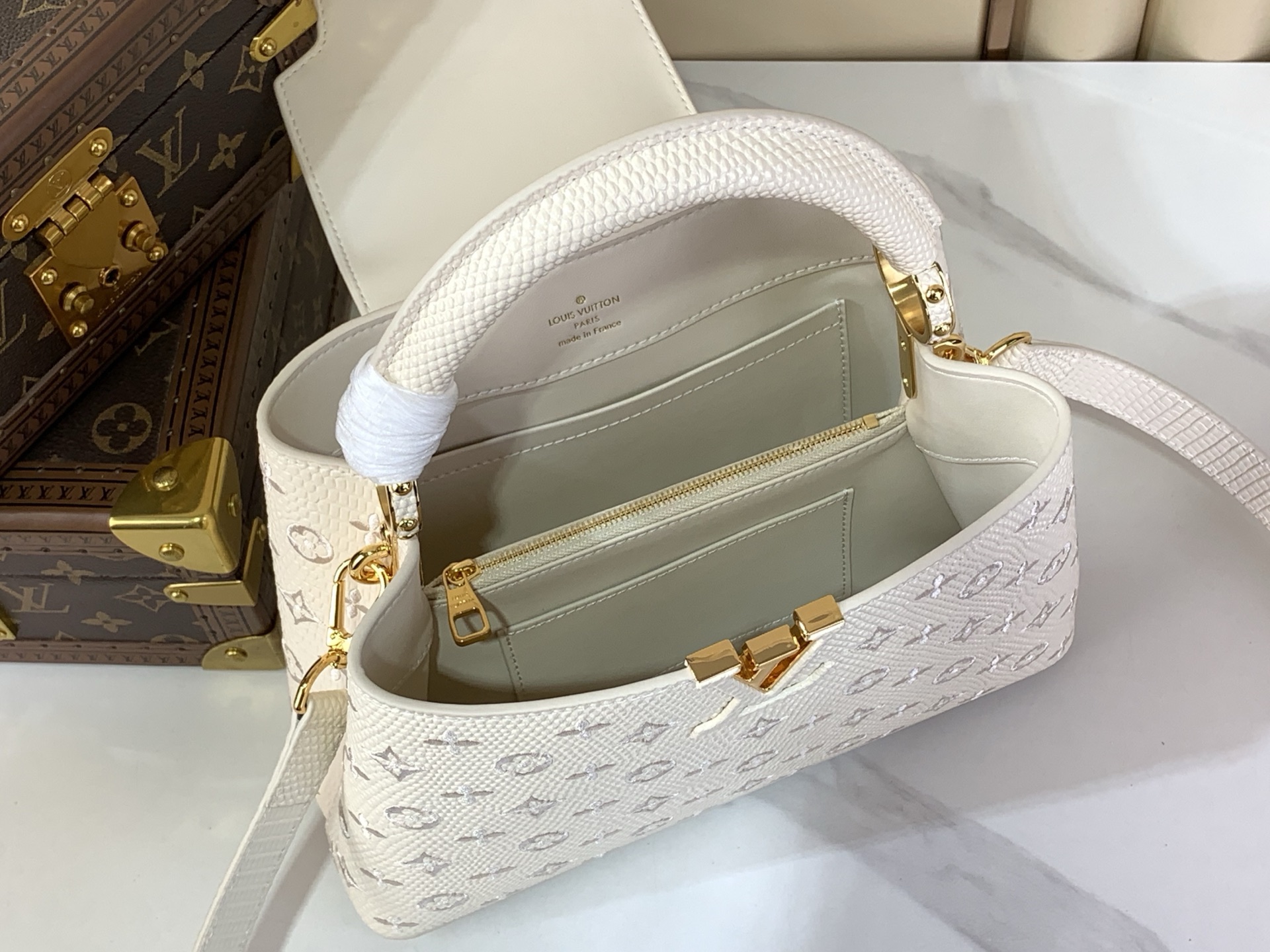 Louis Vuitton Basic Bag Cow Leather White M-l-s