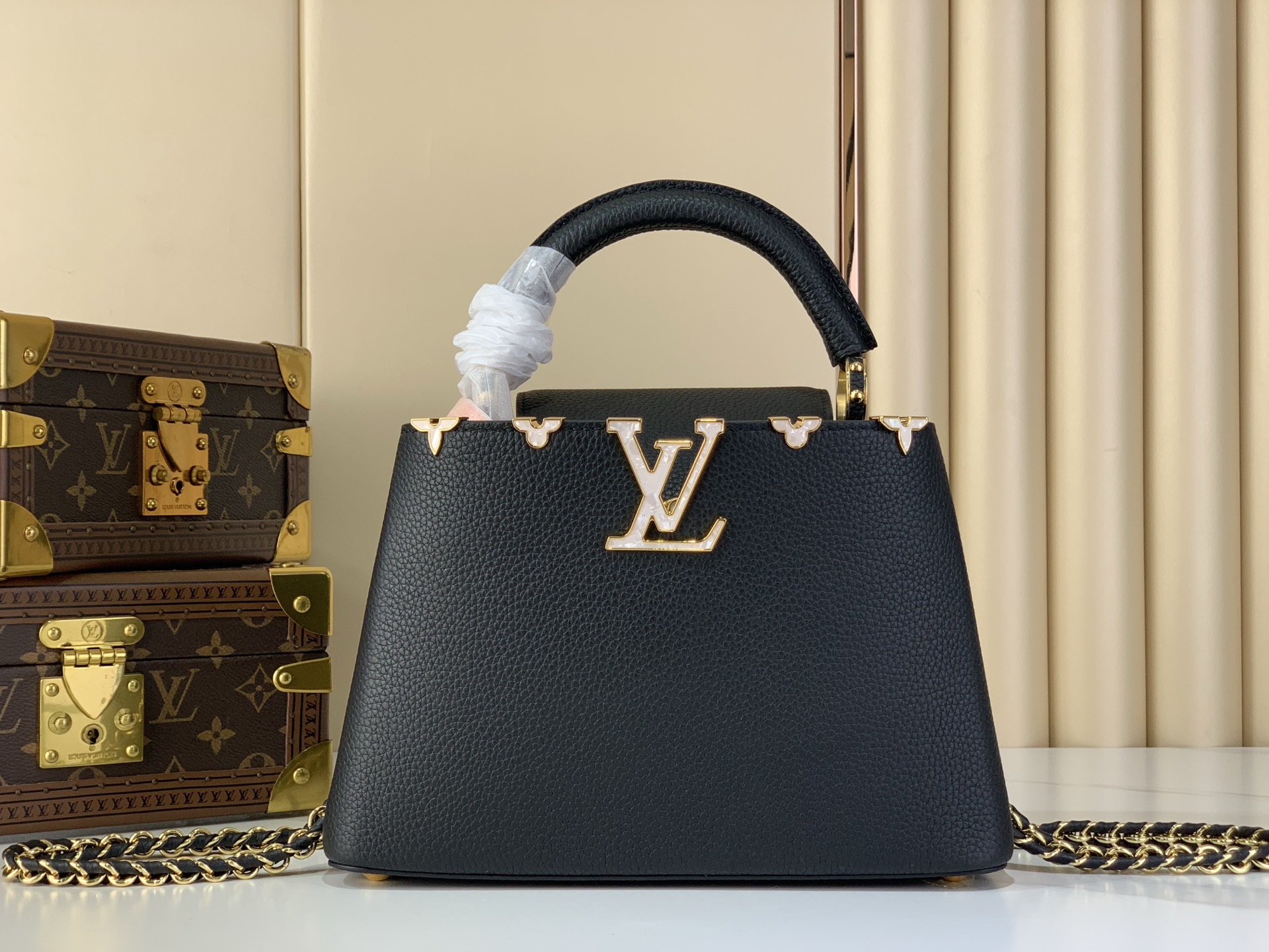 Louis Vuitton Basic Bag Cow Leather Black M-l-s