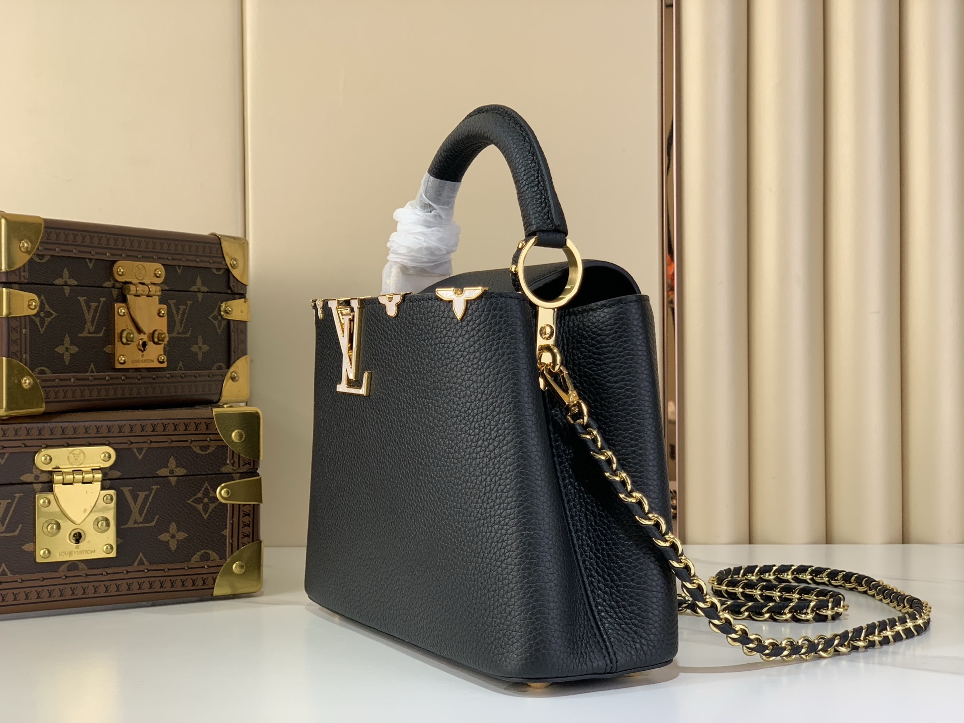 Louis Vuitton Basic Bag Cow Leather Black M-l-s