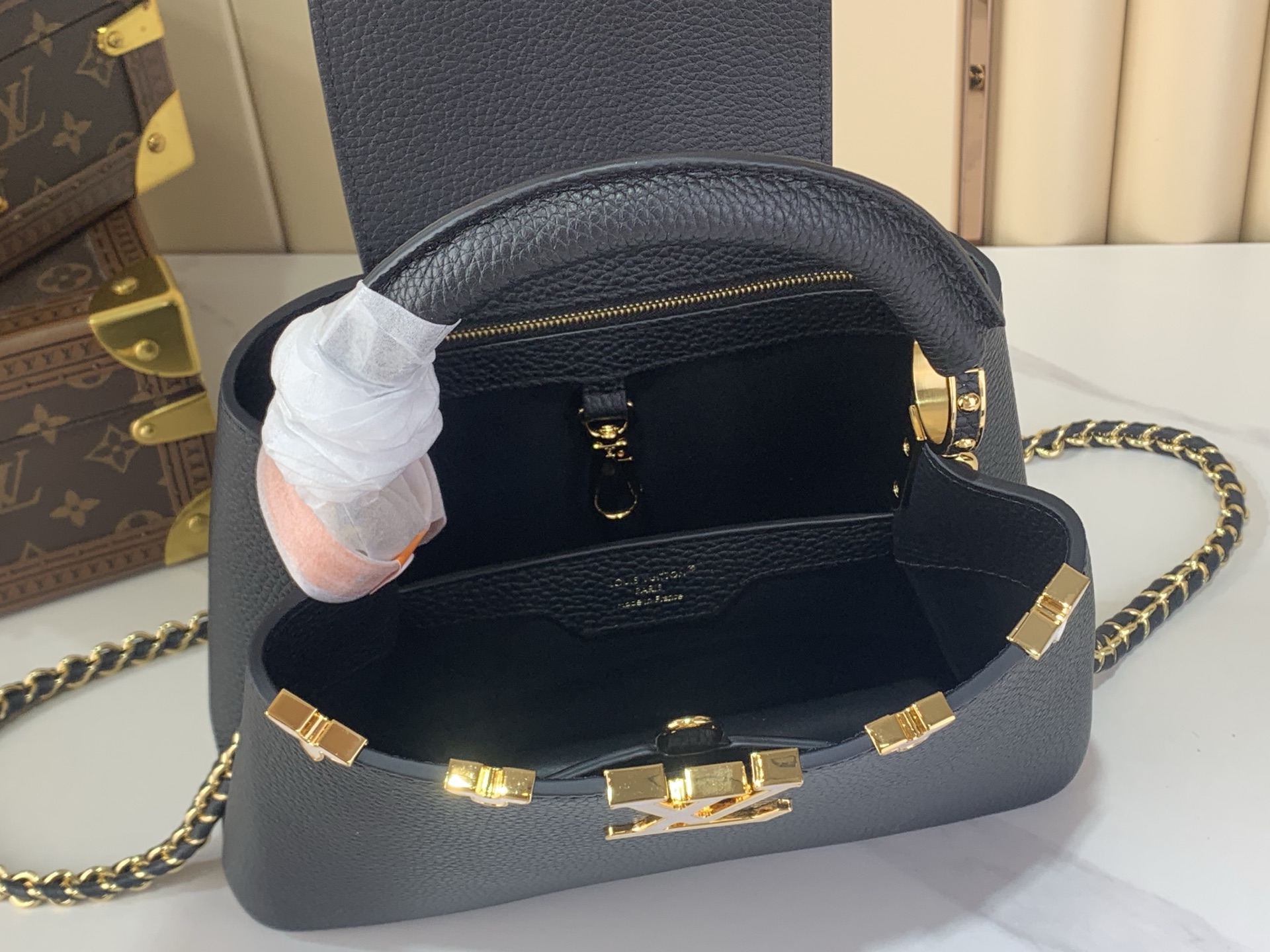 Louis Vuitton Basic Bag Cow Leather Black M-l-s