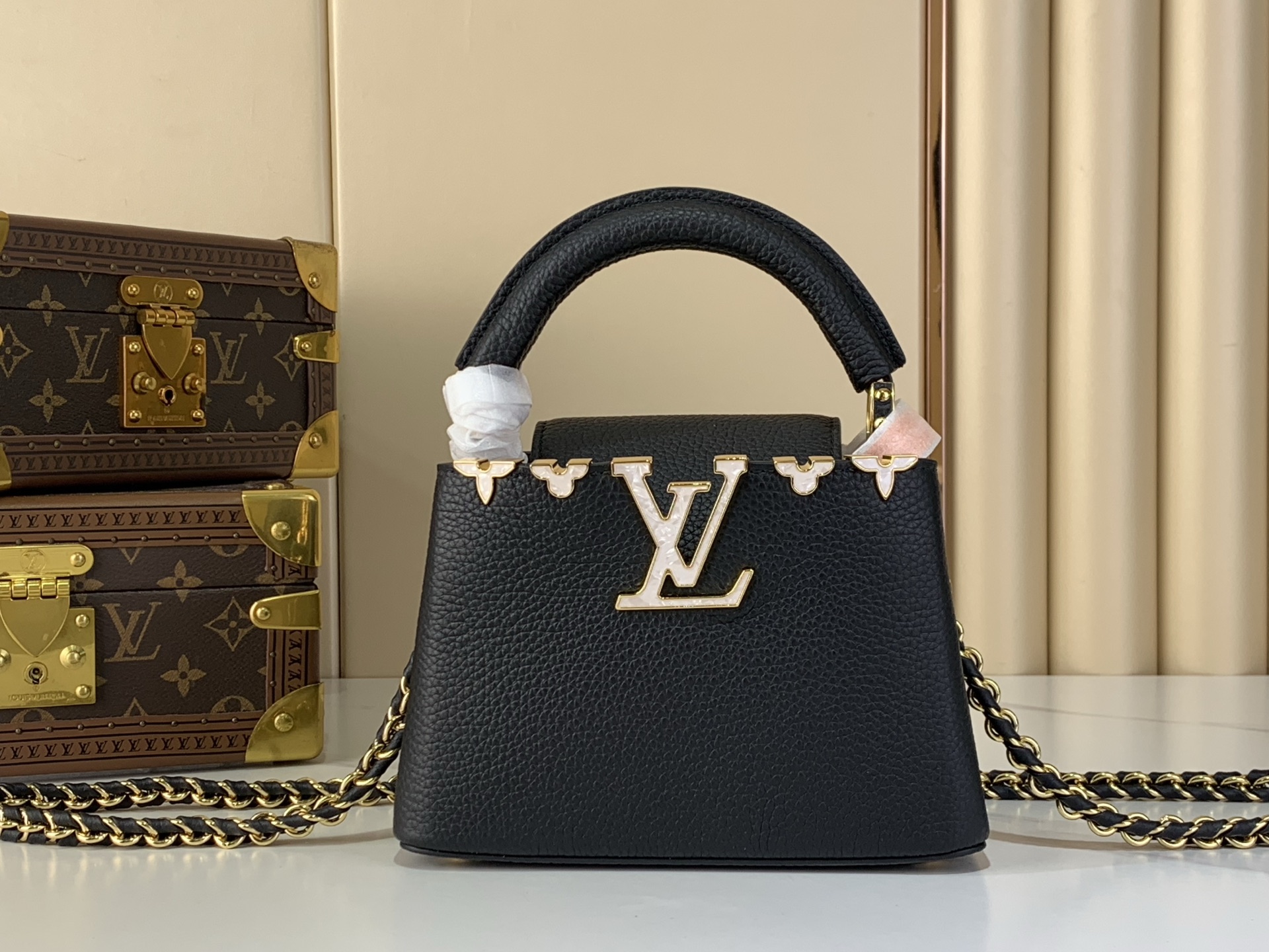 Louis Vuitton Basic Bag Cow Leather Black M-l-s