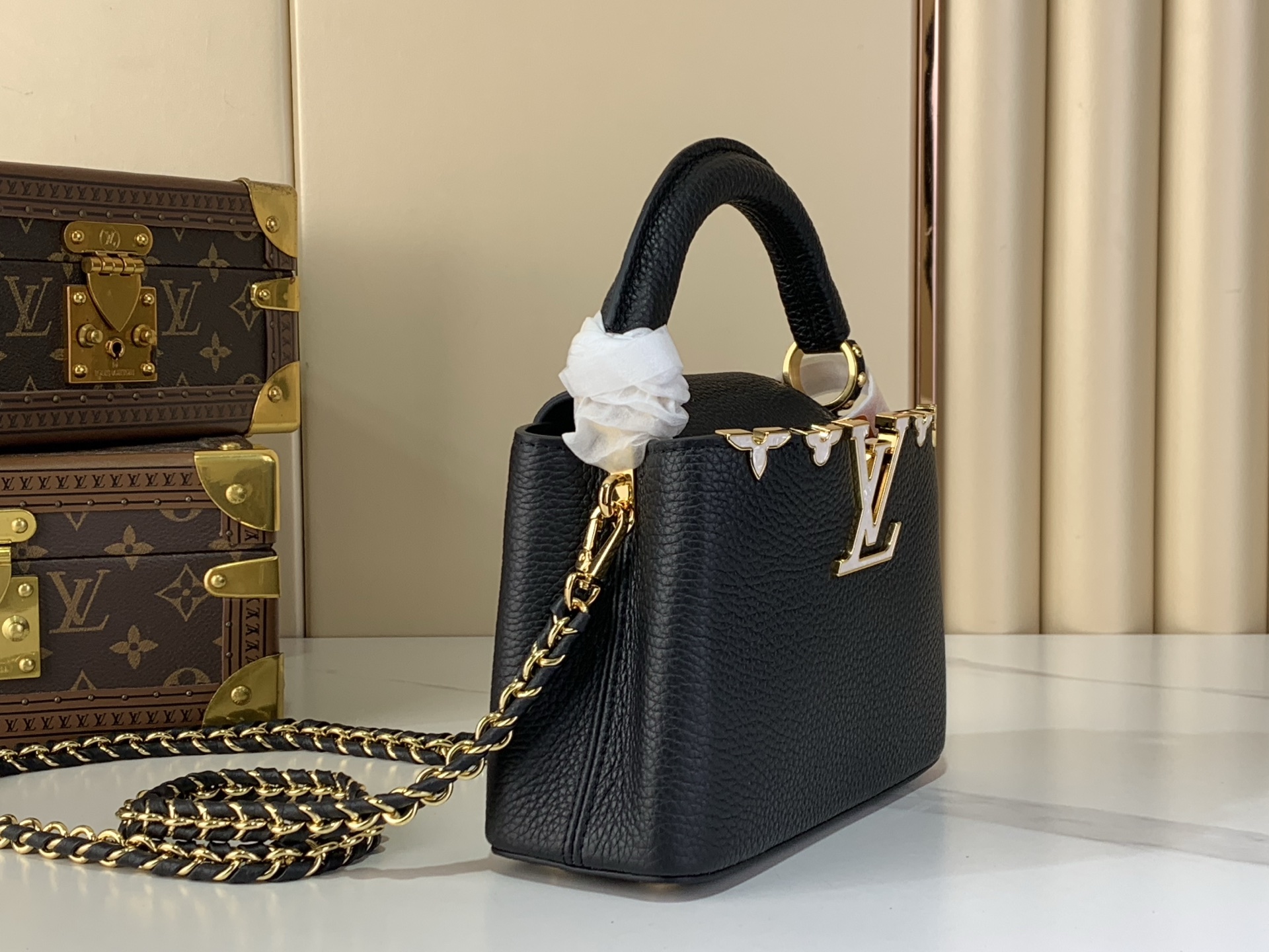 Louis Vuitton Basic Bag Cow Leather Black M-l-s