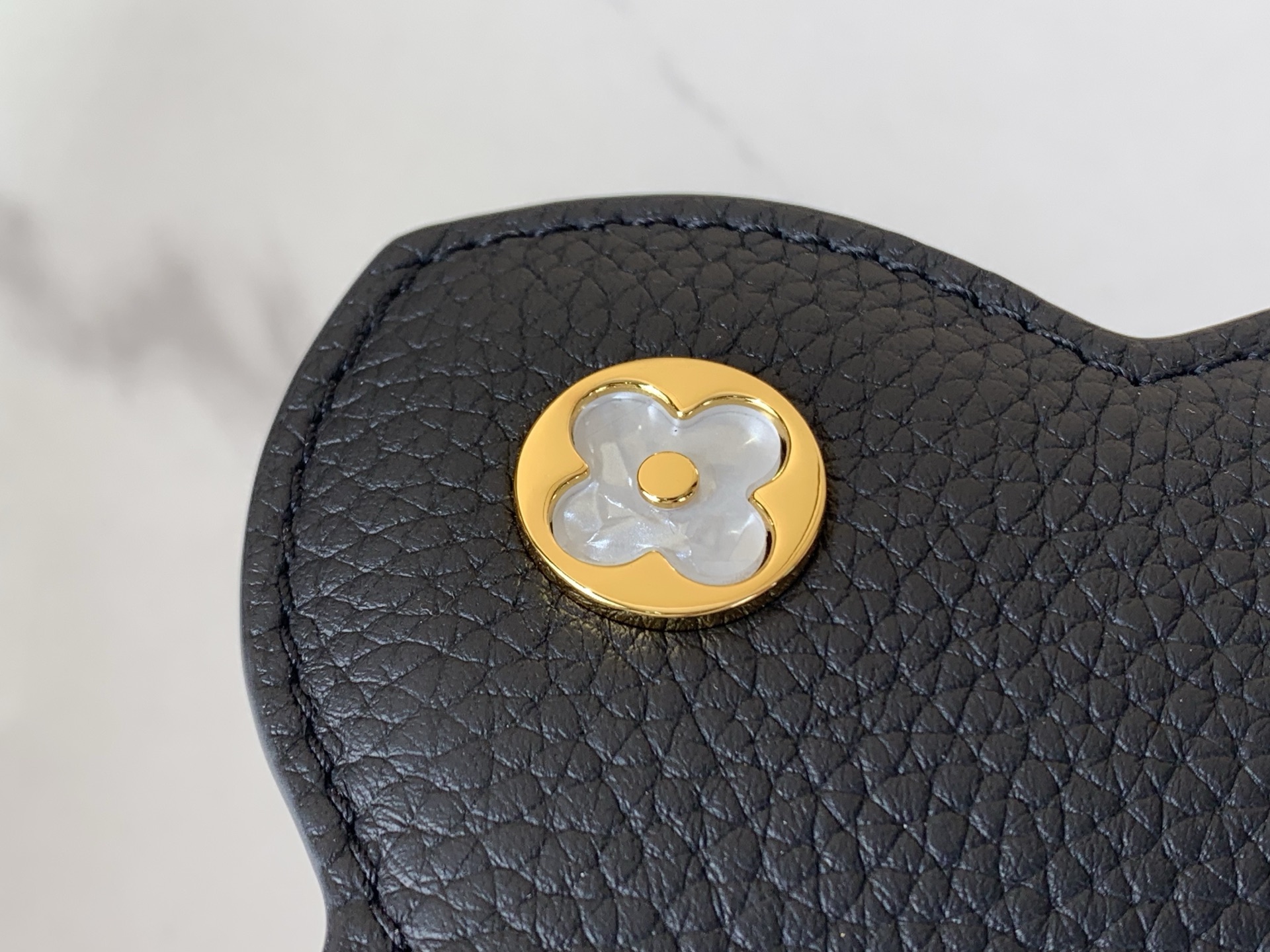 Louis Vuitton Basic Bag Cow Leather Black M-l-s