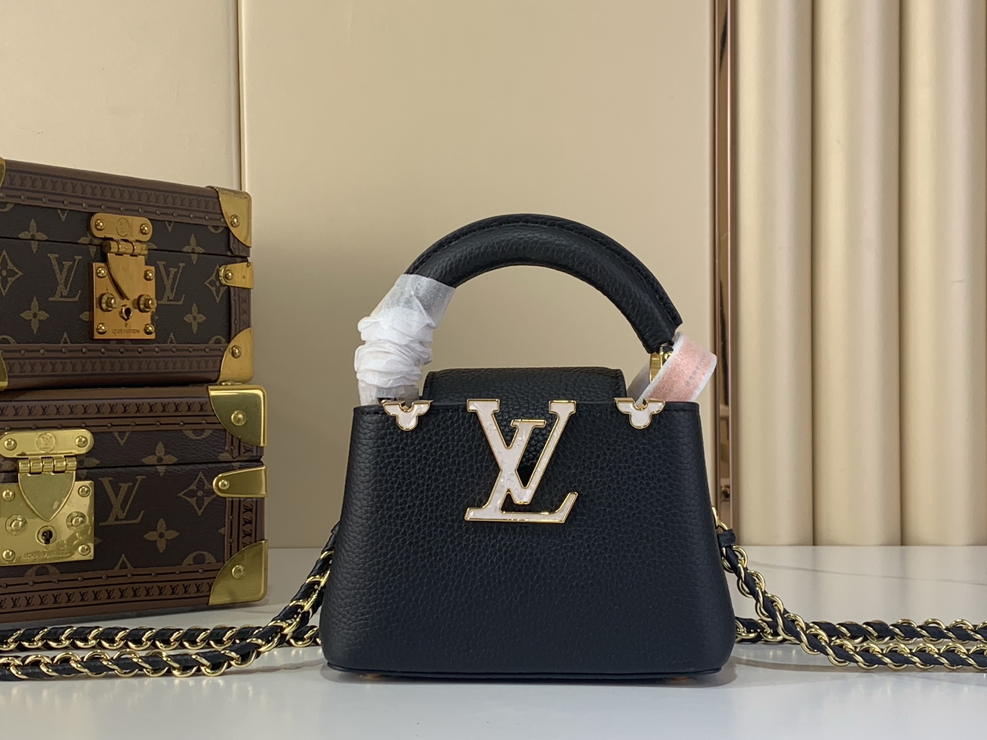 Louis Vuitton Basic Bag Cow Leather Black M-l-s