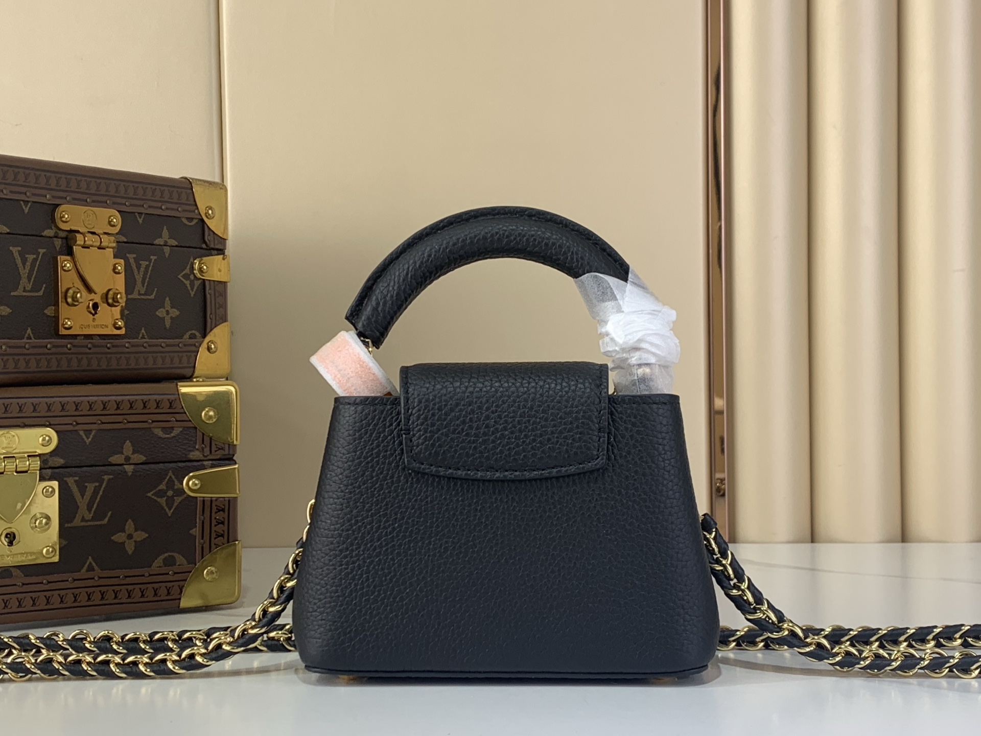 Louis Vuitton Basic Bag Cow Leather Black M-l-s