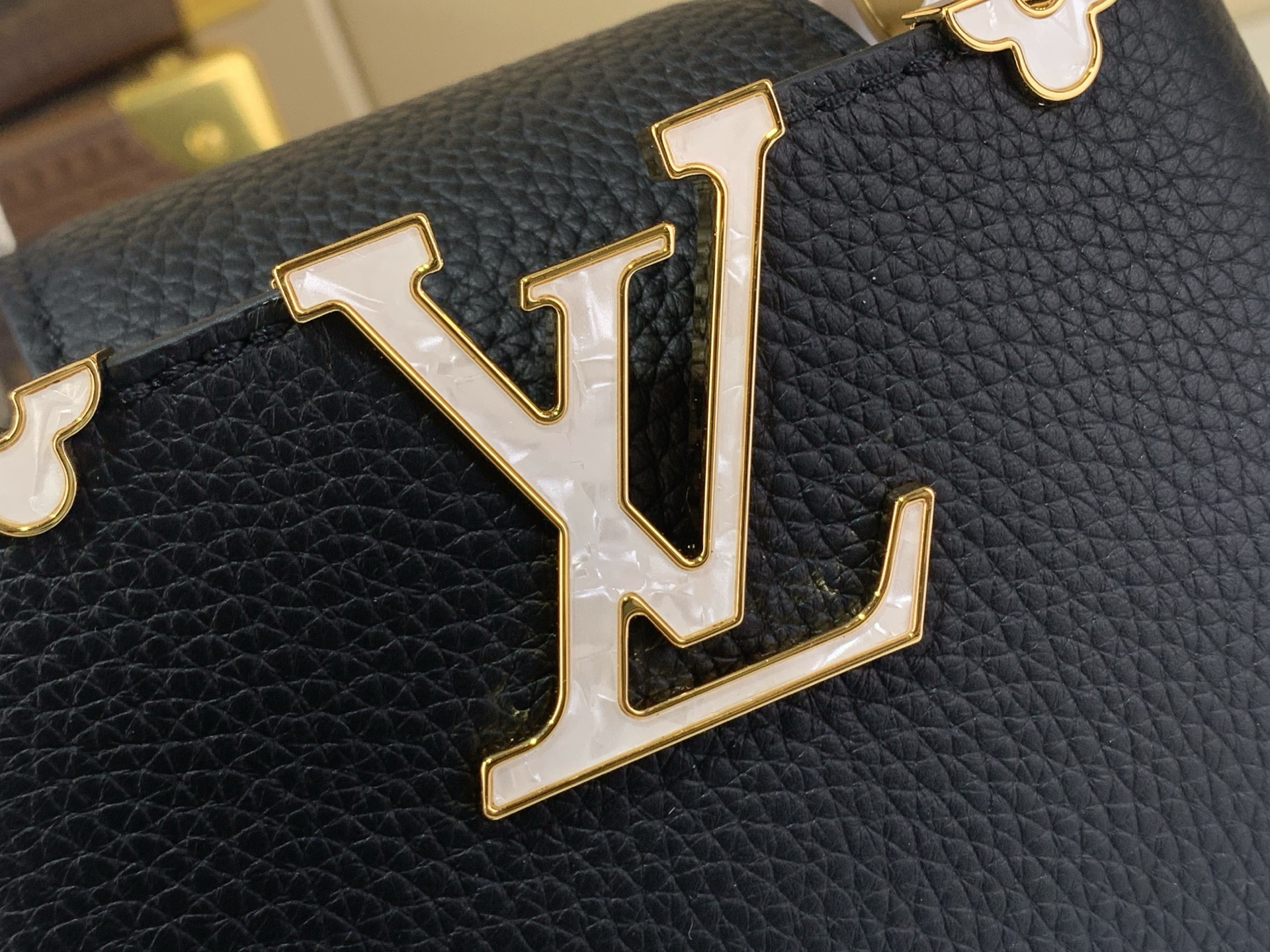 Louis Vuitton Basic Bag Cow Leather Black M-l-s