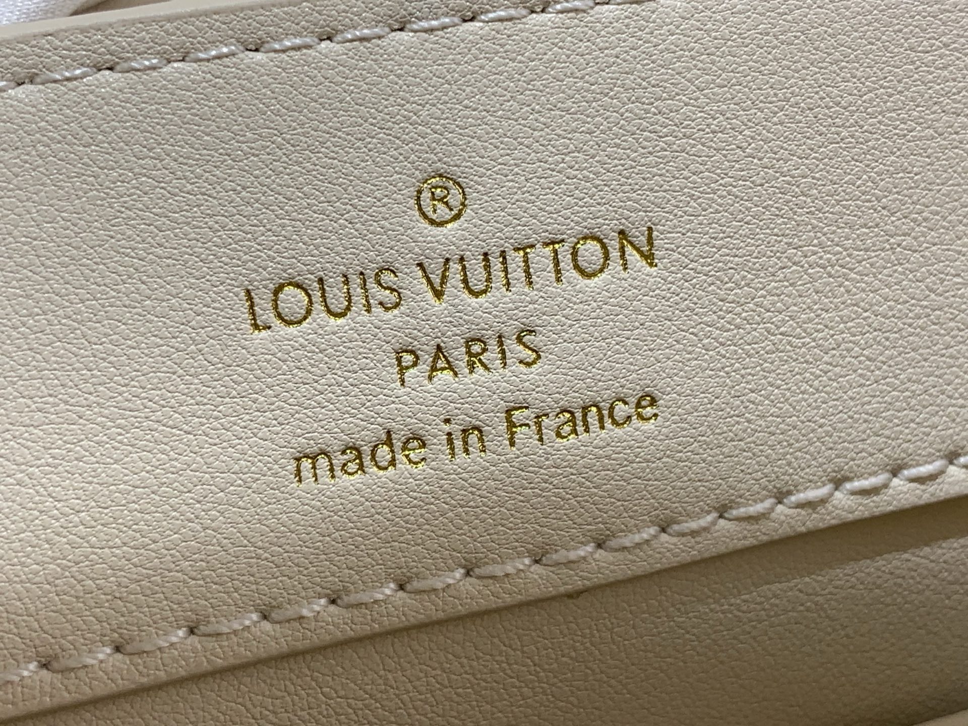Louis Vuitton Basic Bag Cow Leather White M-l-s