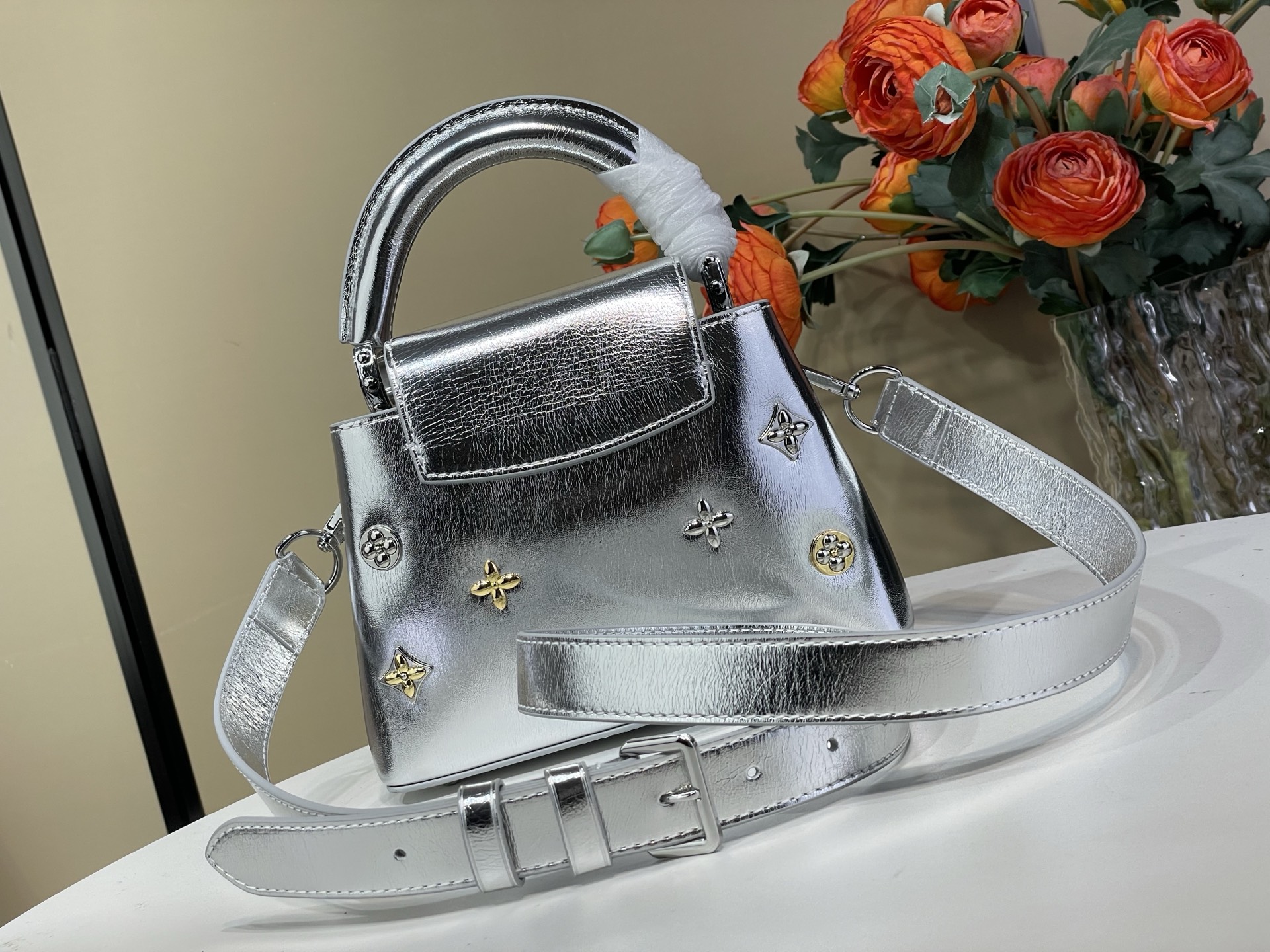 Louis Vuitton Basic Bag Silver M-l-s