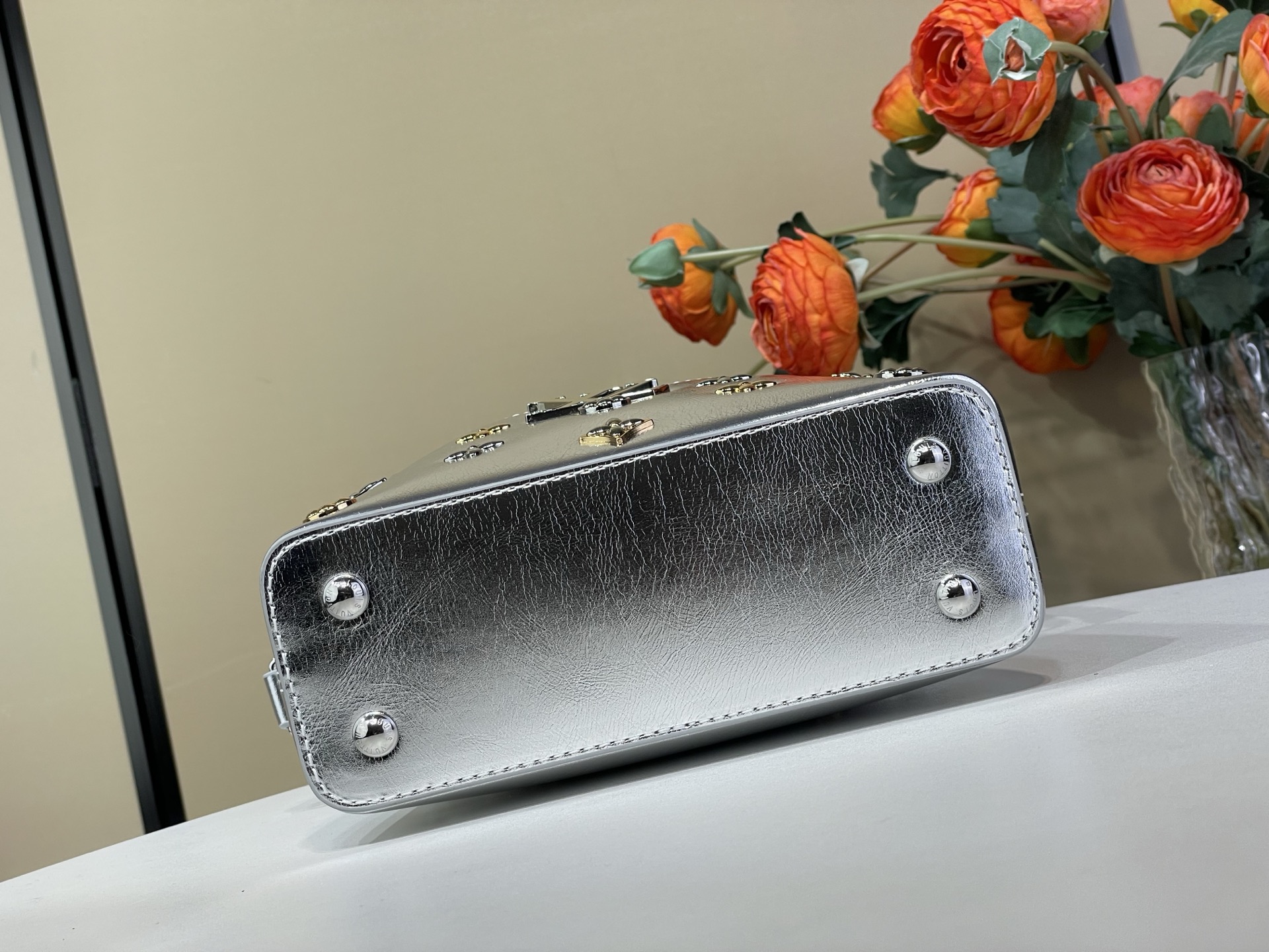 Louis Vuitton Basic Bag Silver M-l-s