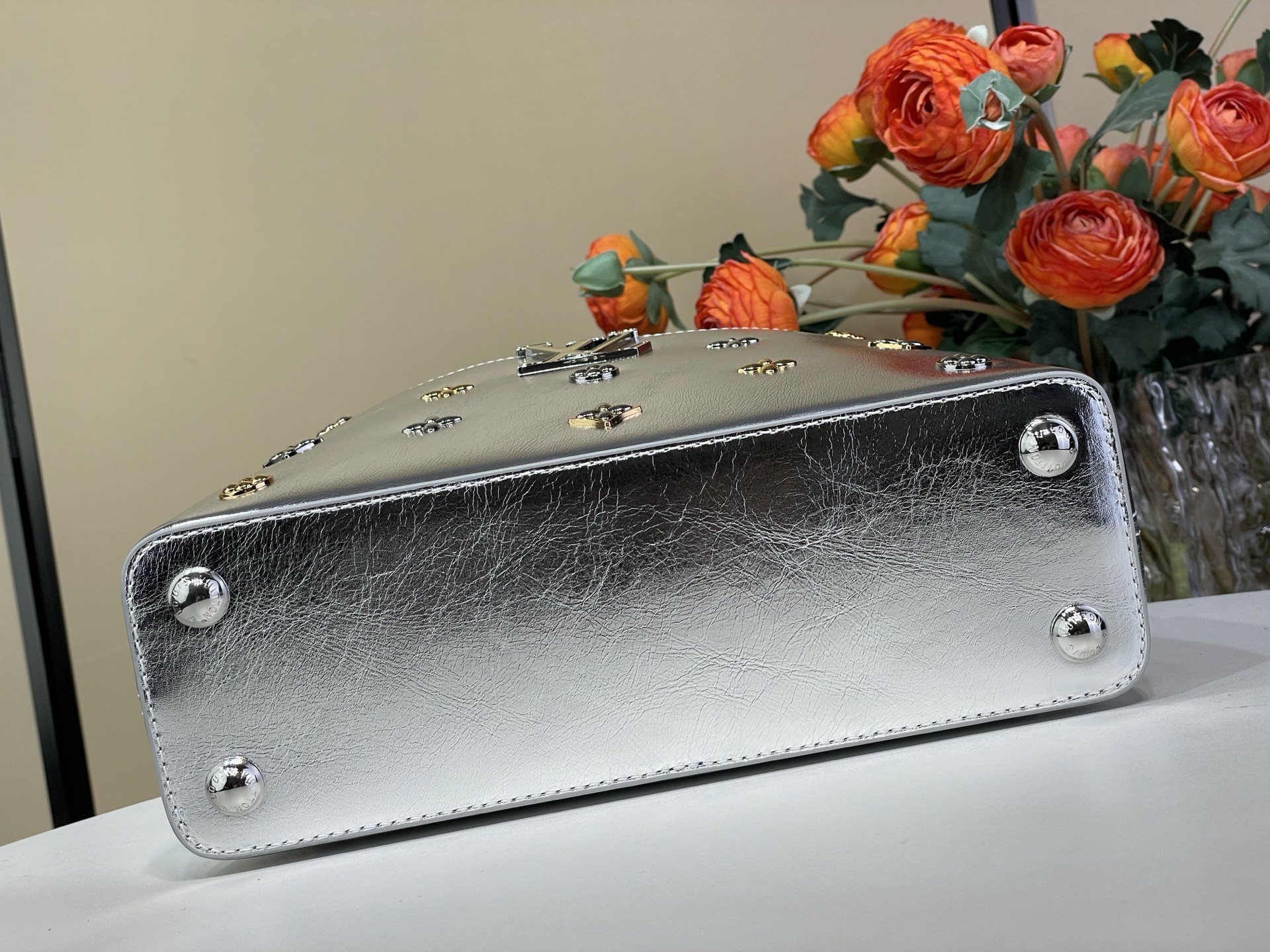 Louis Vuitton Basic Bag Silver M-l-s