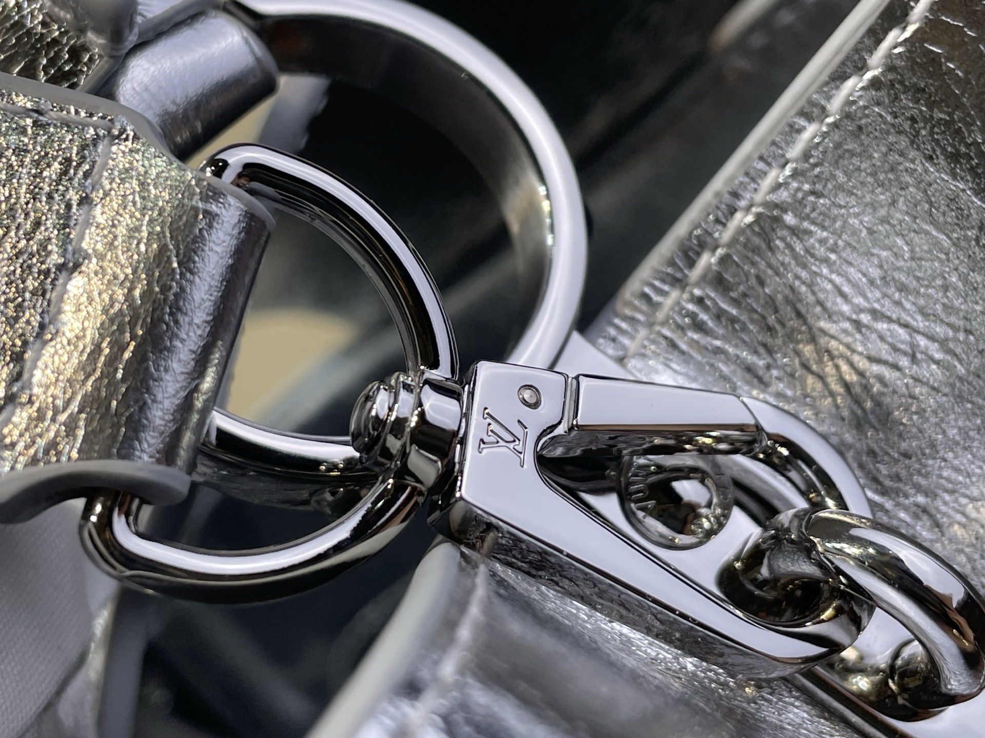 Louis Vuitton Basic Bag Silver M-l-s