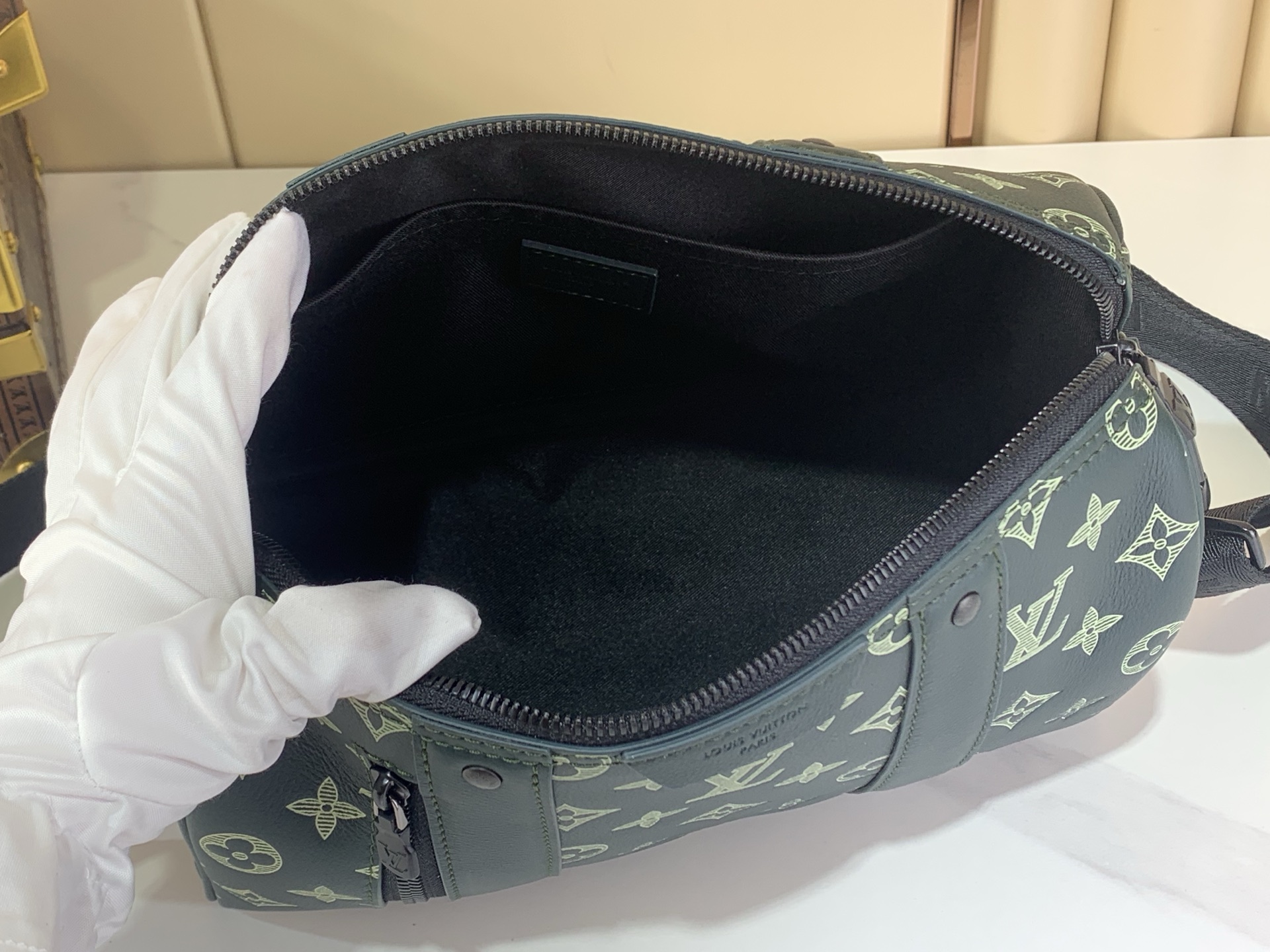 Louis Vuitton Tote Bag Cow Leather Green 15cm-m-l