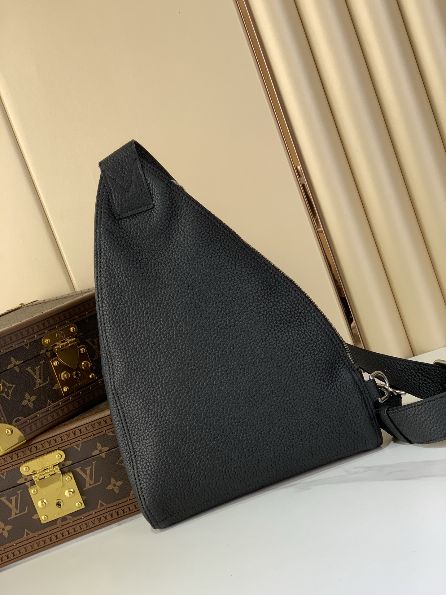Crossbody Bag Cow Leather Black M-l-s