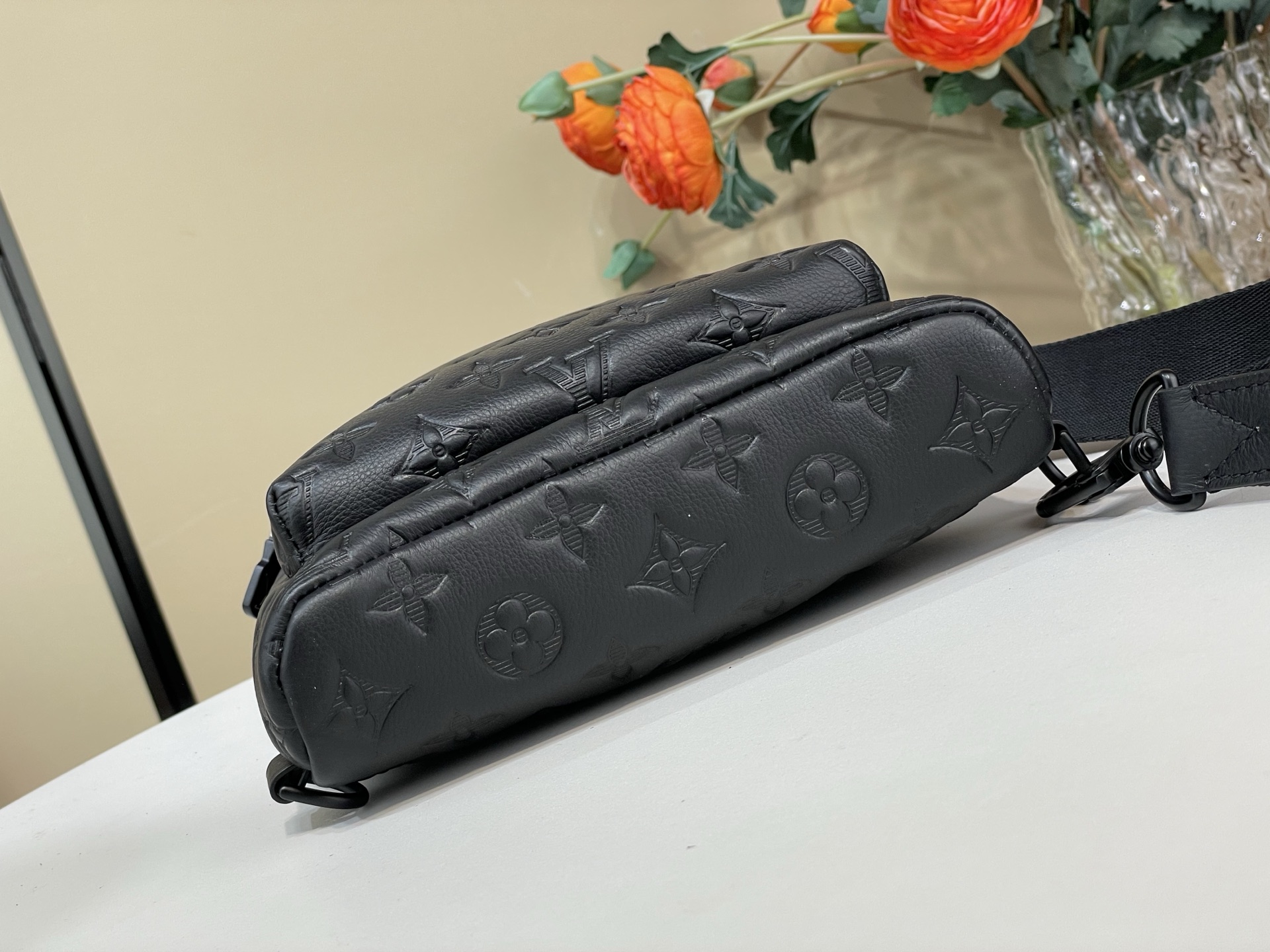 Louis Vuitton Crossbody Bag Sheepskin Black M-l-s