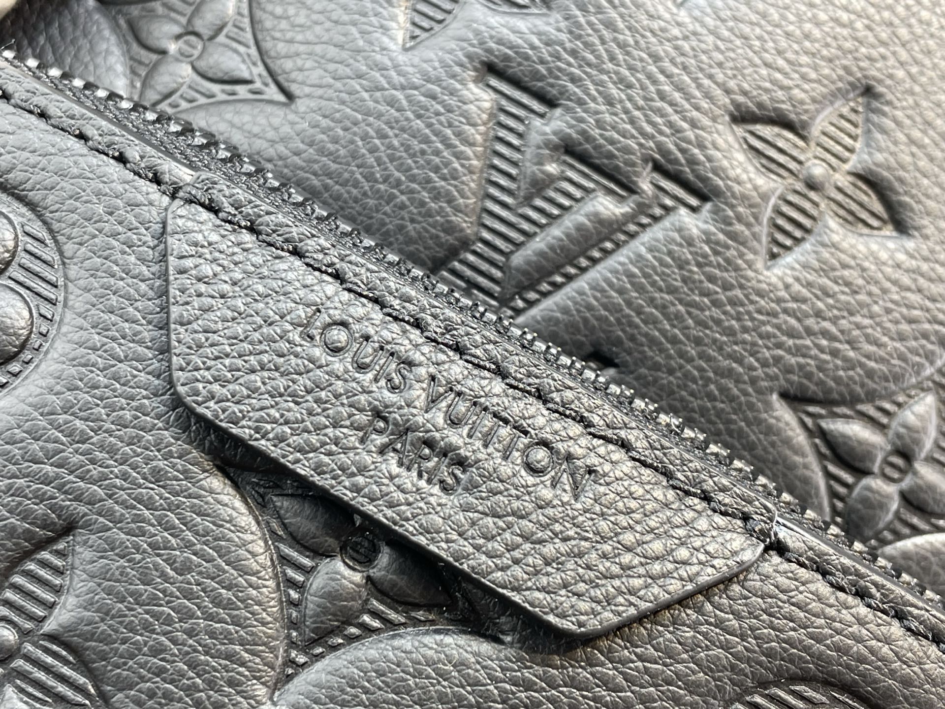 Louis Vuitton Crossbody Bag Sheepskin Black M-l-s