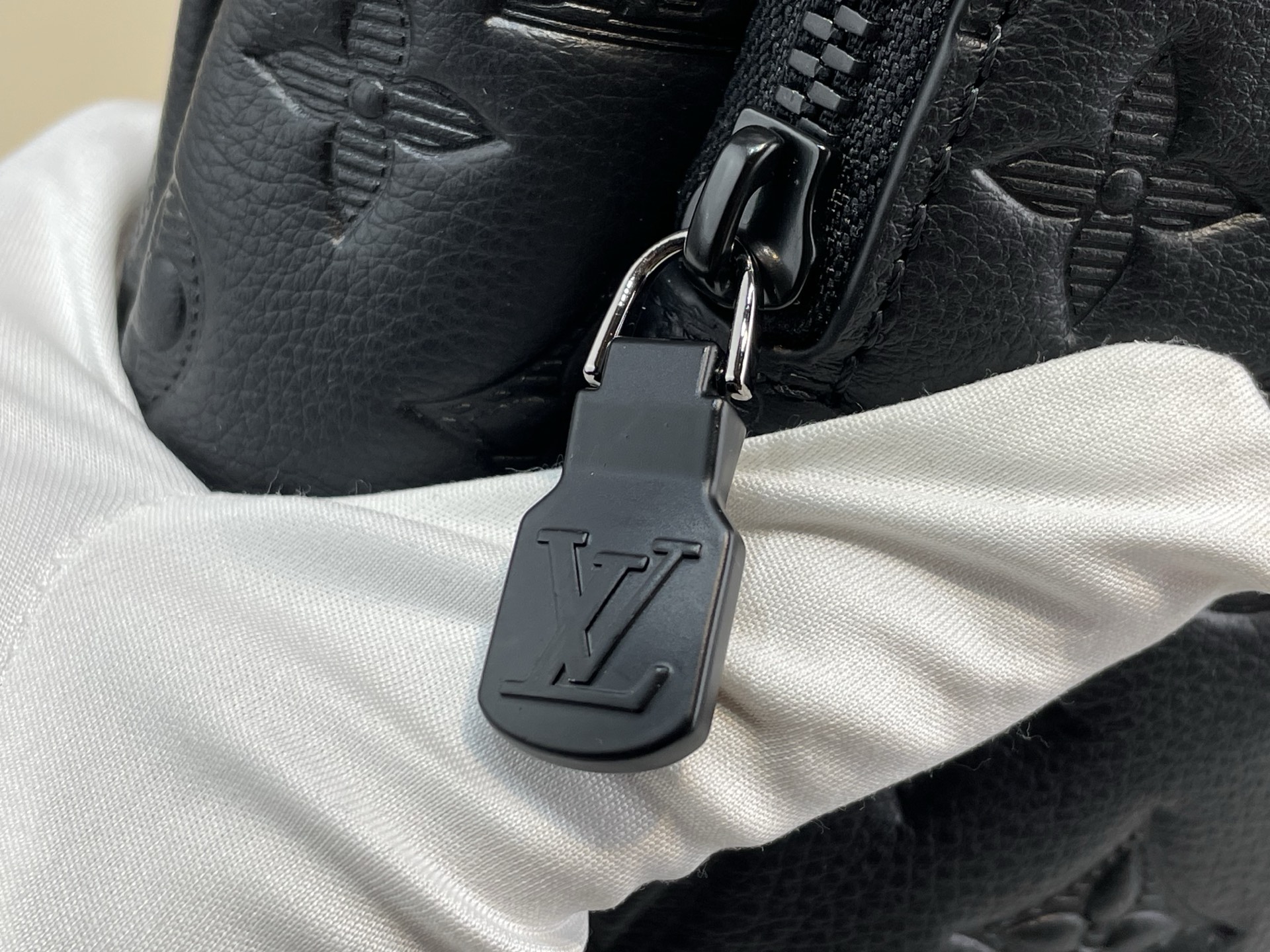 Louis Vuitton Crossbody Bag Sheepskin Black M-l-s