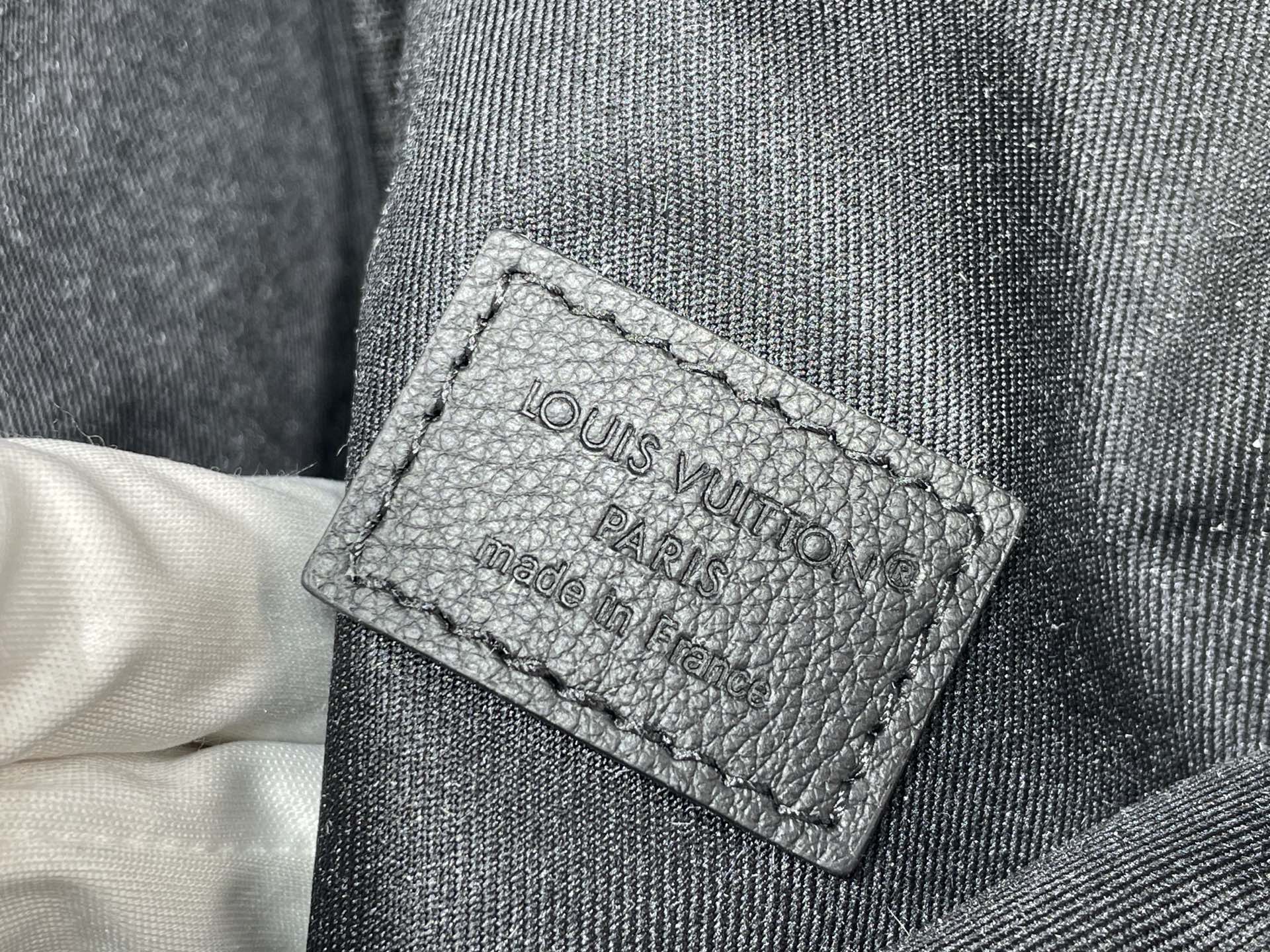 Louis Vuitton Crossbody Bag Sheepskin Black M-l-s