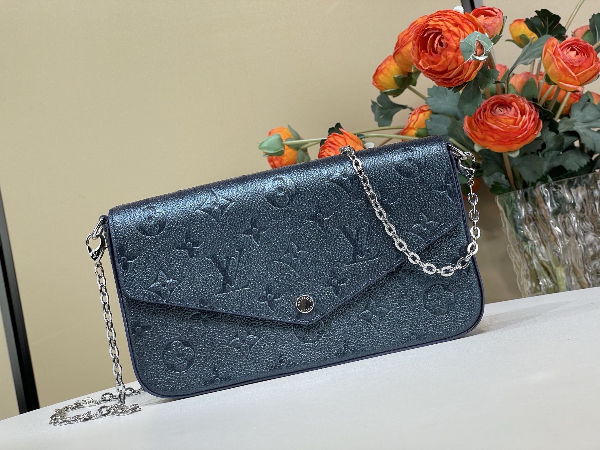 Basic Bag Silver M-l