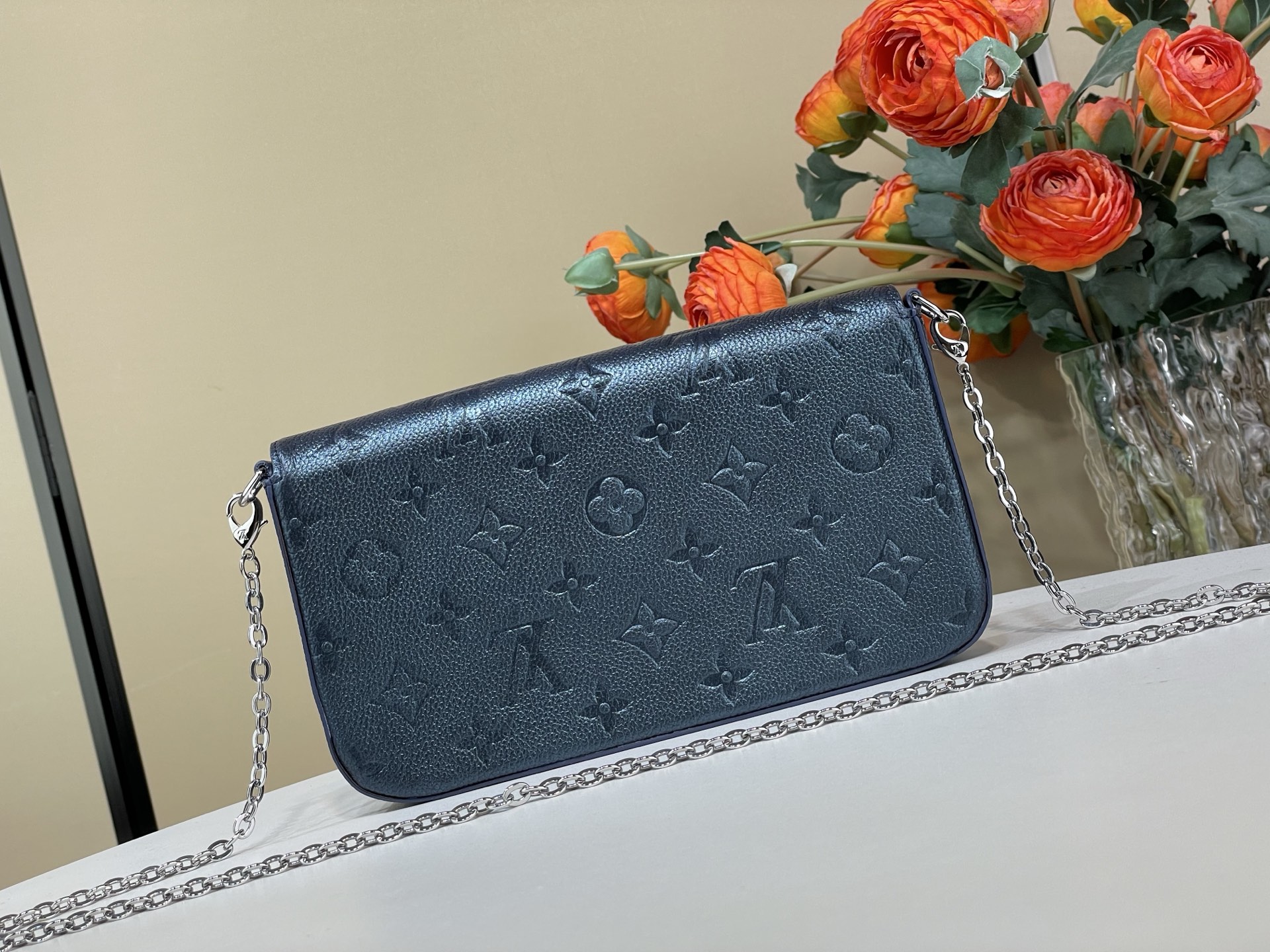 Basic Bag Silver M-l