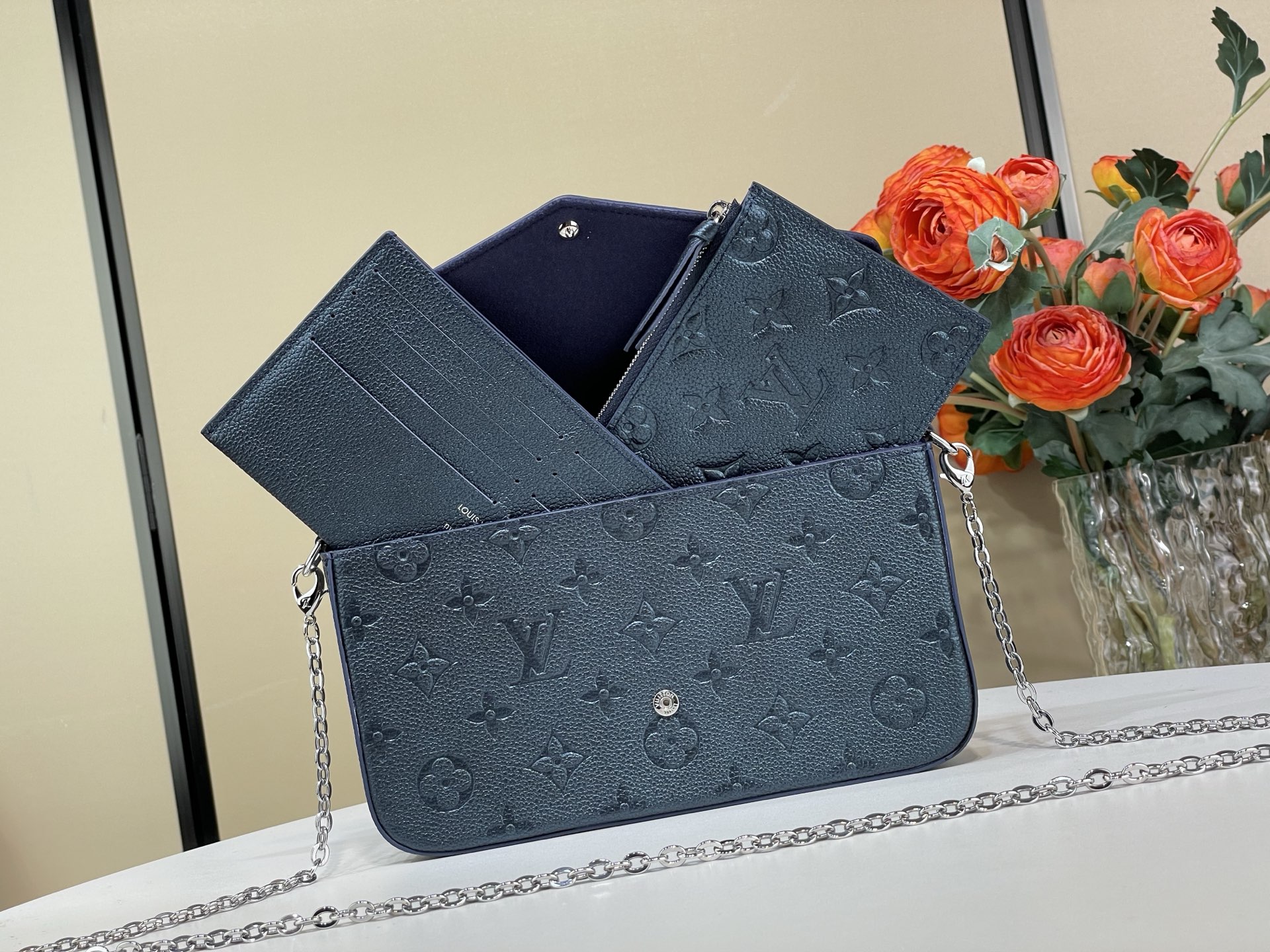 Basic Bag Silver M-l