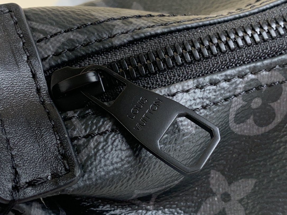 Louis Vuitton Basic Bag Canvas M-l-s