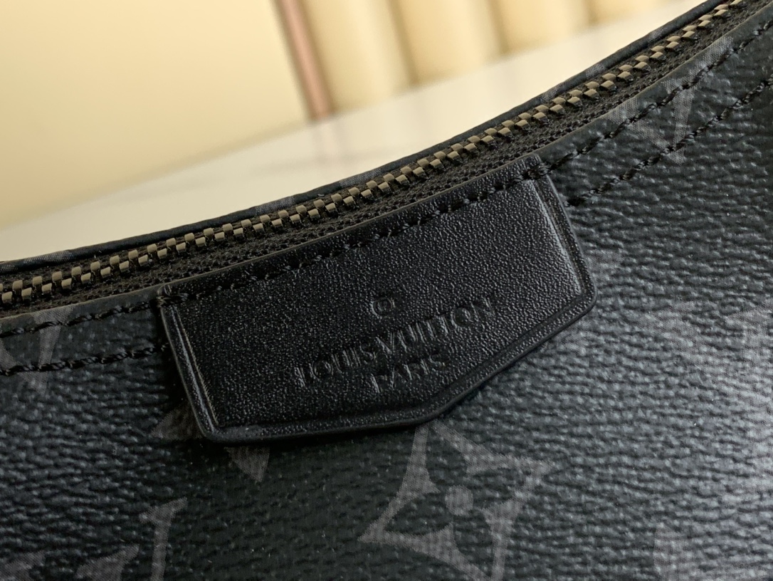 Louis Vuitton Basic Bag Canvas M-l-s