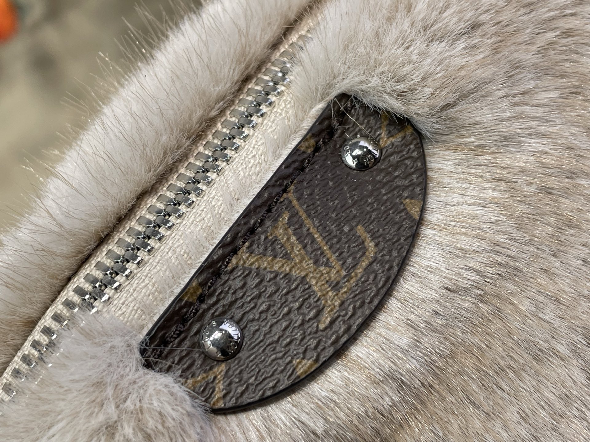 Basic Bag Sheepskin Gray M-l-s