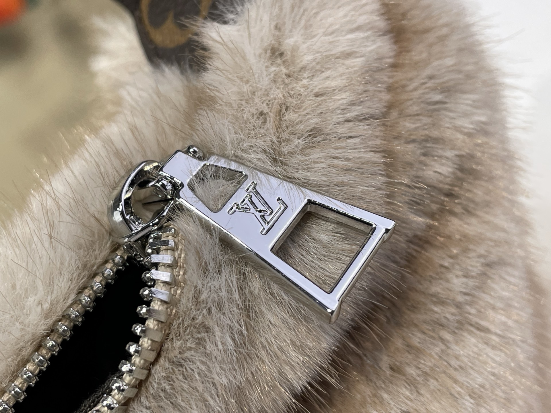 Basic Bag Sheepskin Gray M-l-s