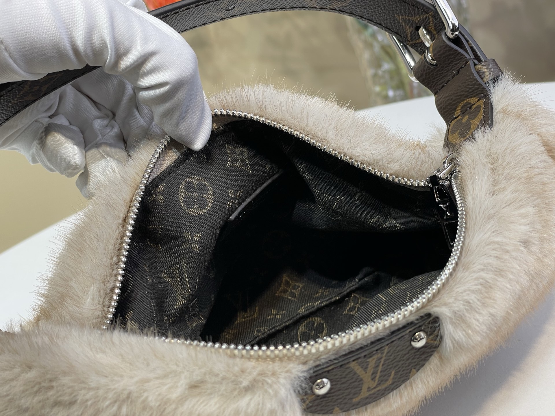Basic Bag Sheepskin Gray M-l-s