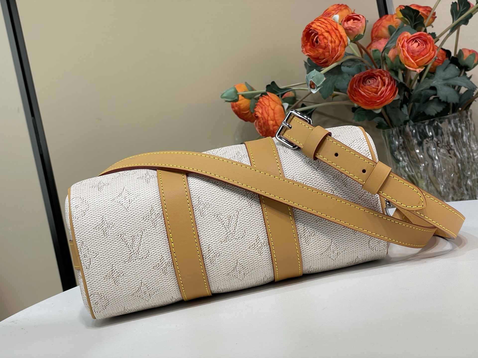 Louis Vuitton Basic Bag Cow Leather M-l