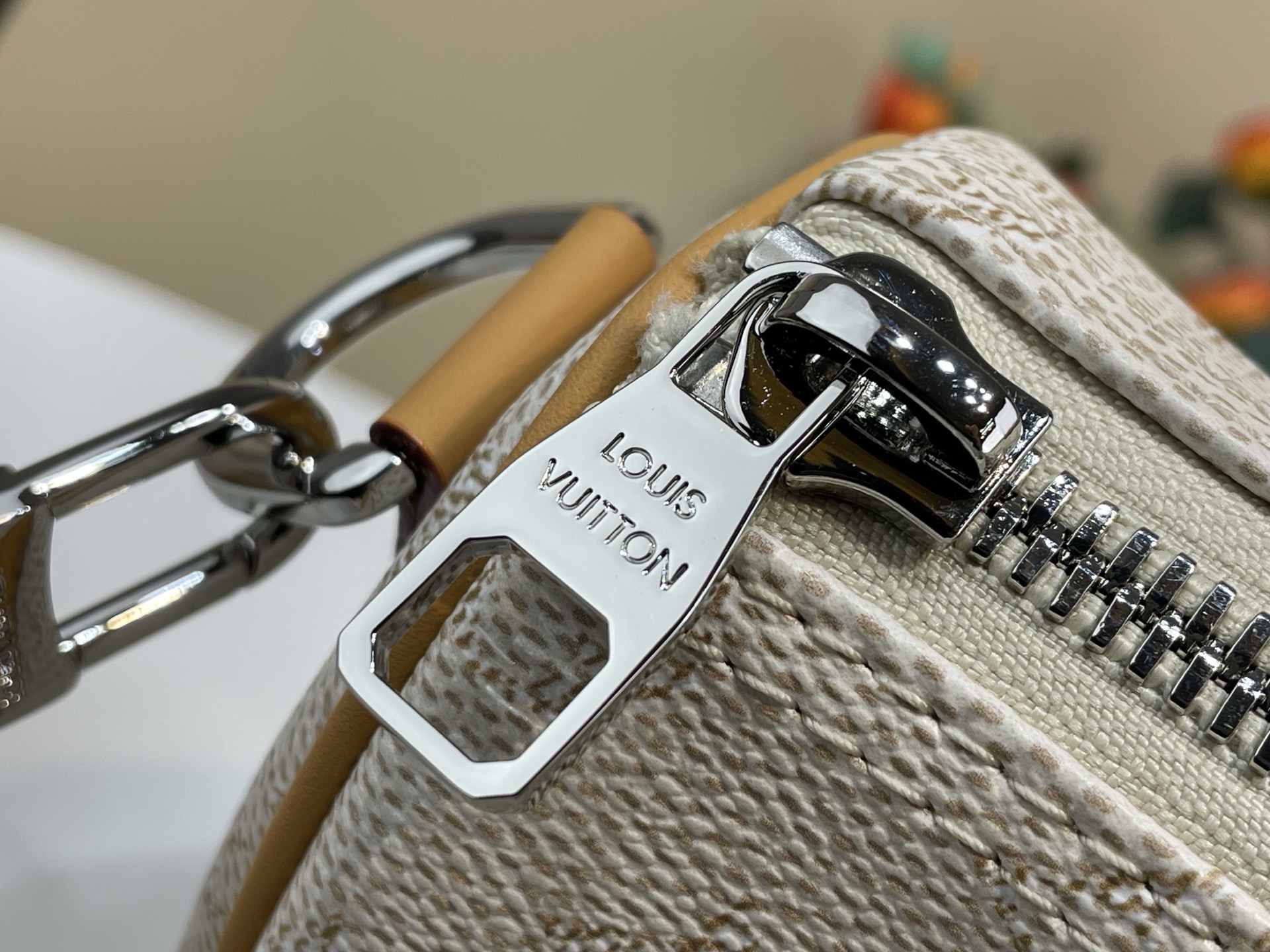 Louis Vuitton Basic Bag Cow Leather M-l