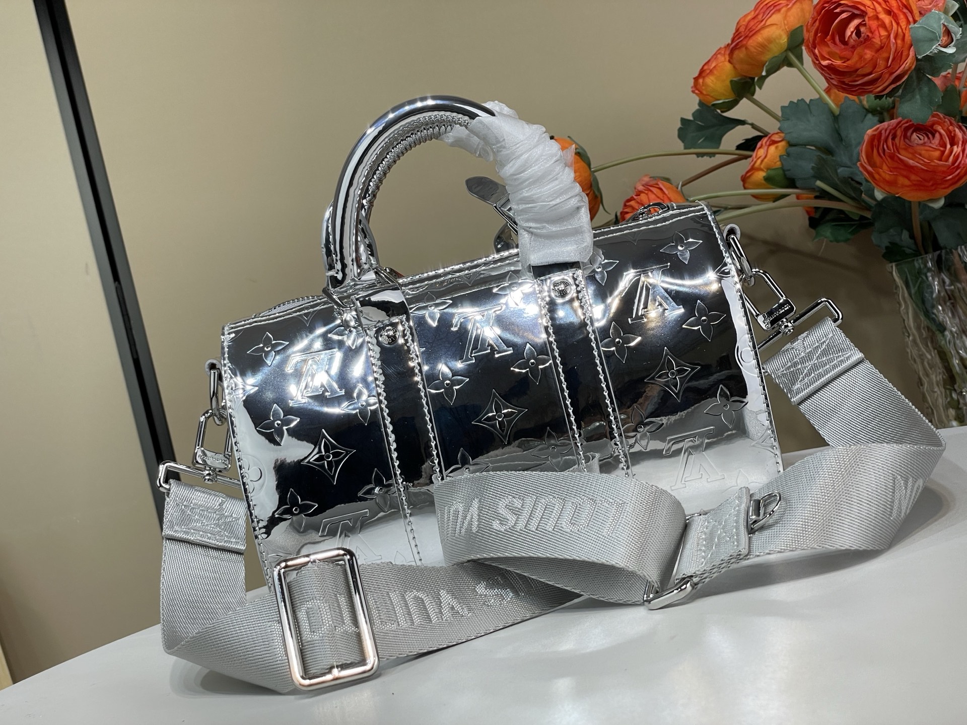 Louis Vuitton Basic Bag Canvas Silver M-l