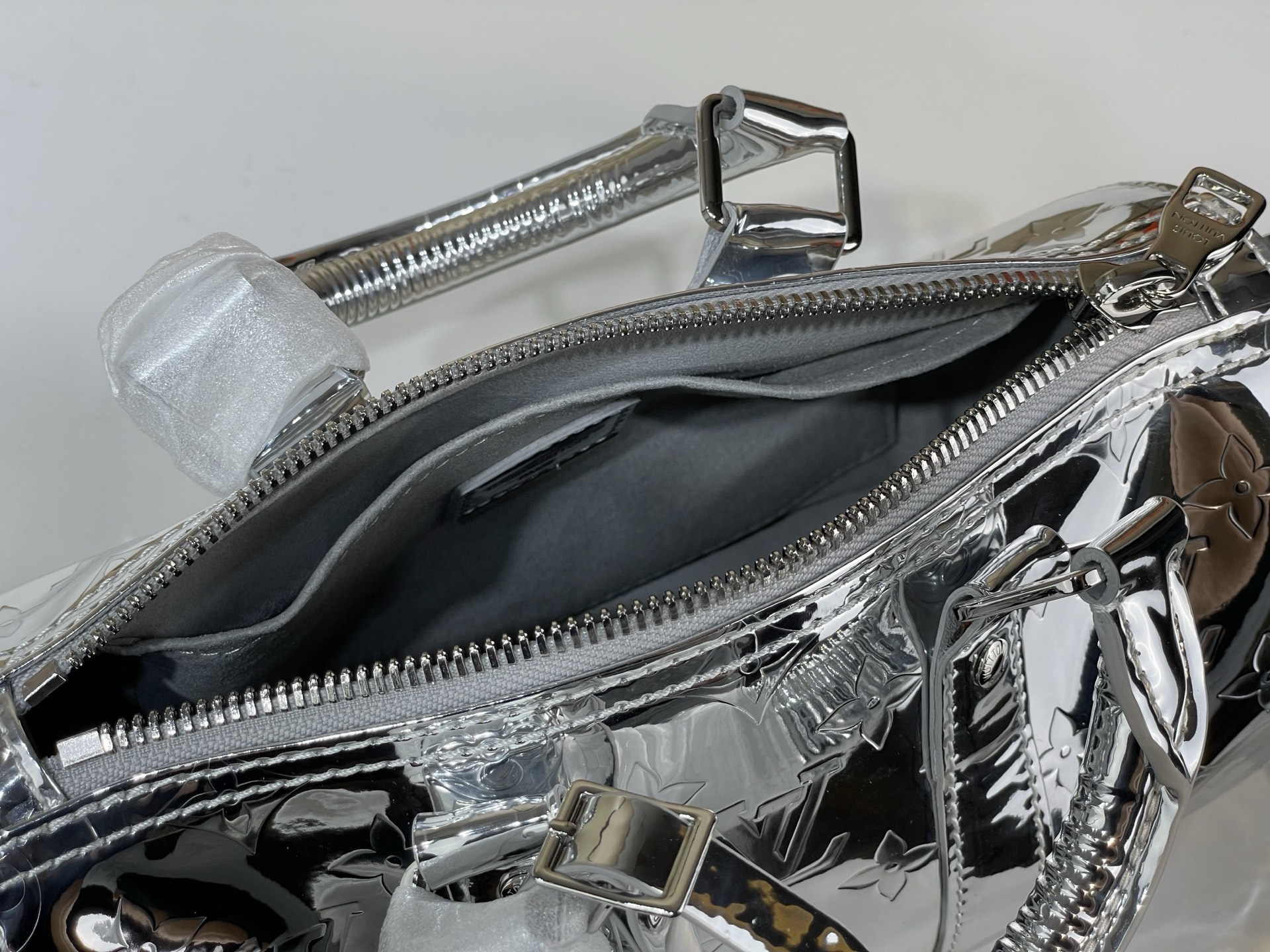 Louis Vuitton Basic Bag Canvas Silver M-l