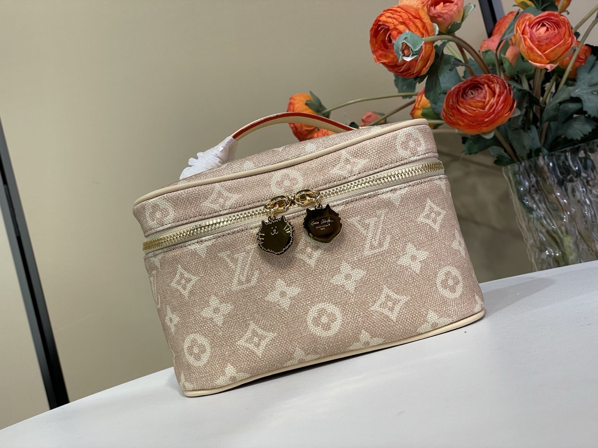 Louis Vuitton Basic Bag Canvas Gold M