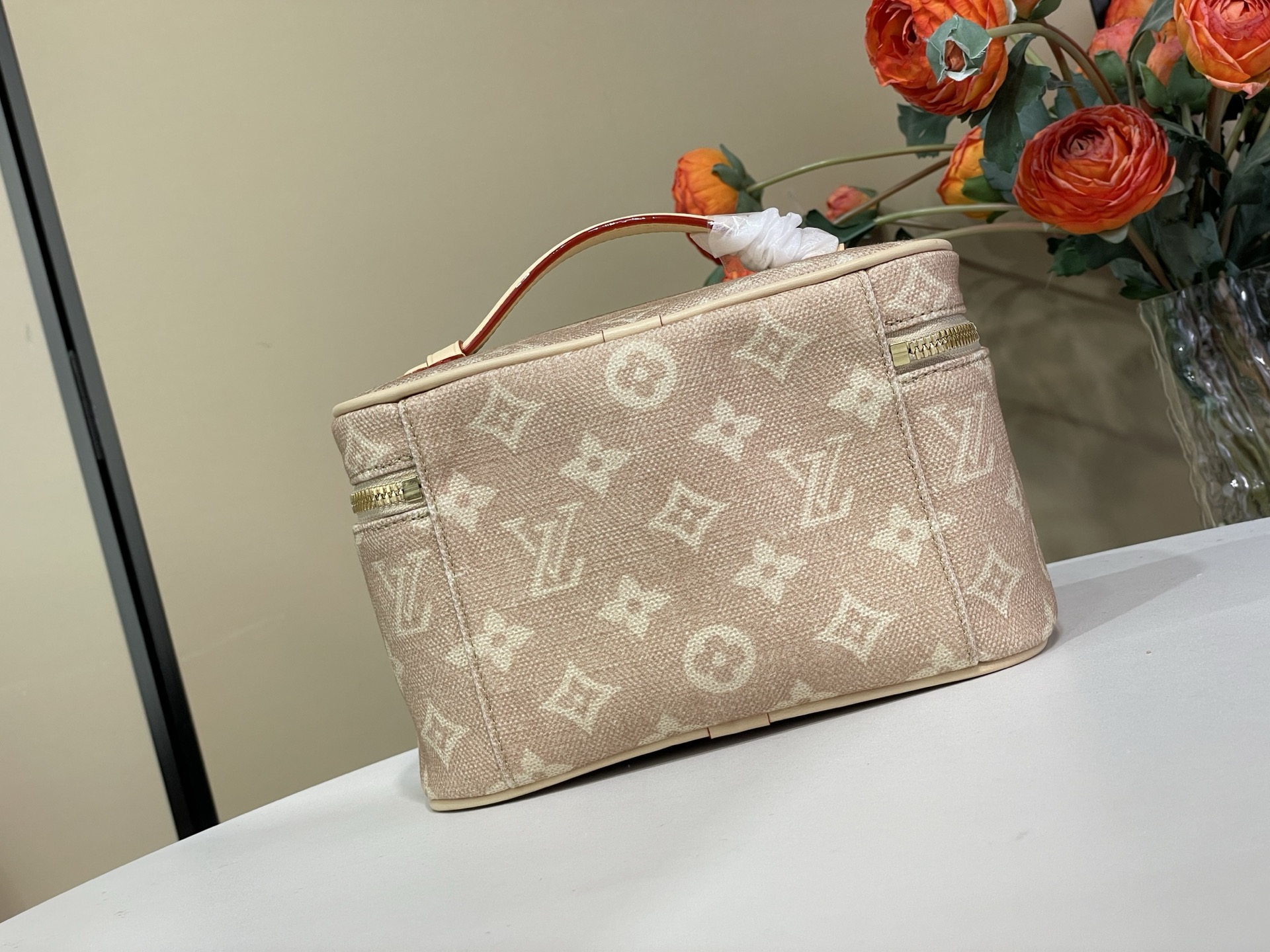 Louis Vuitton Basic Bag Canvas Gold M