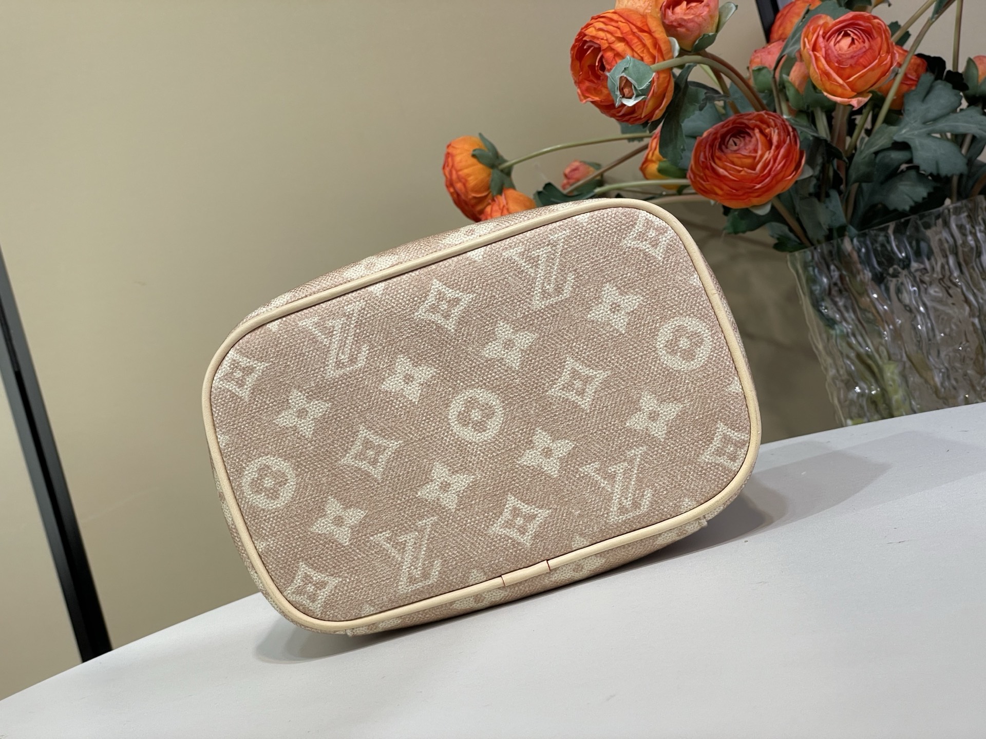 Louis Vuitton Basic Bag Canvas Gold M