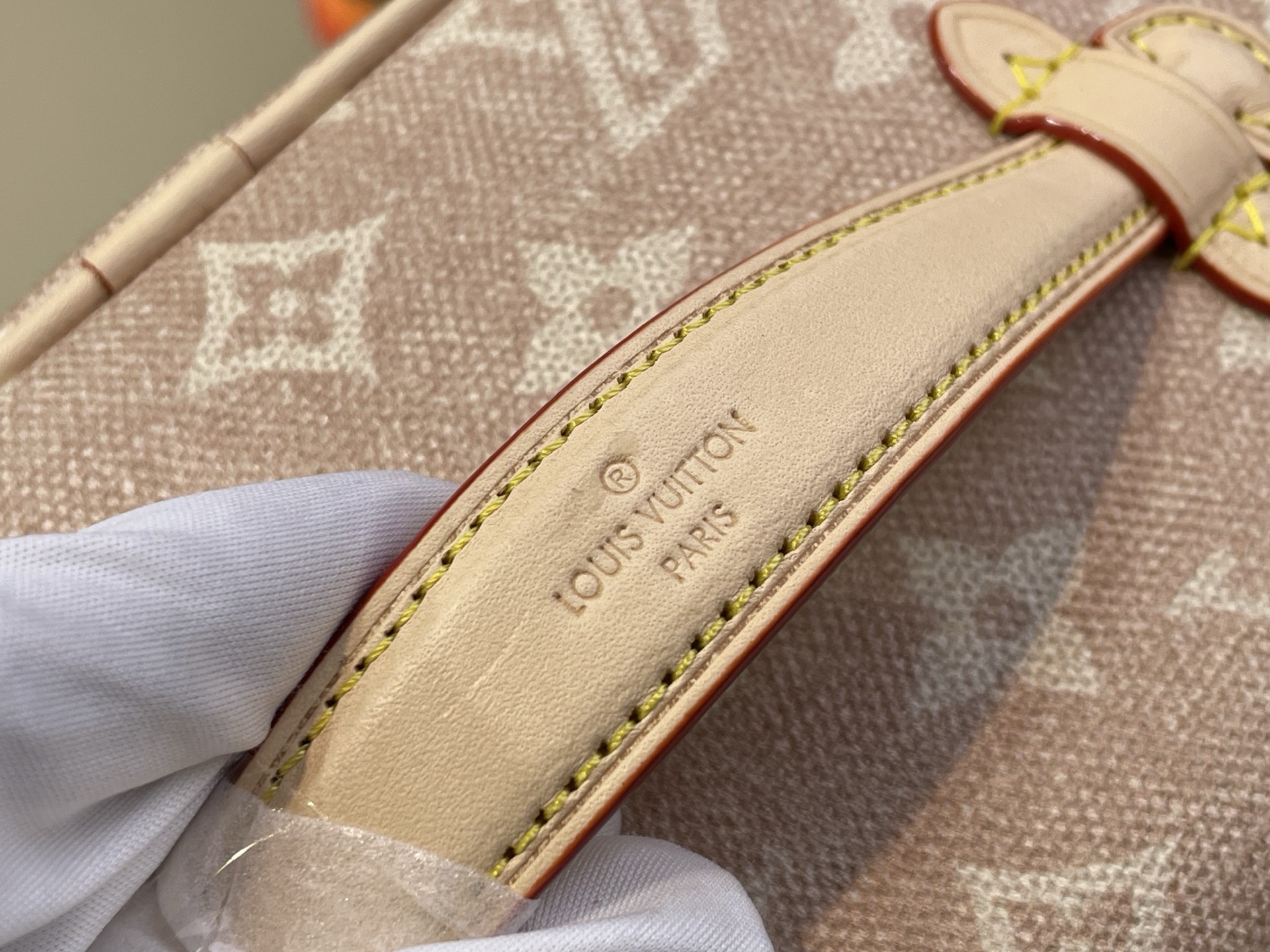 Louis Vuitton Basic Bag Canvas Gold M