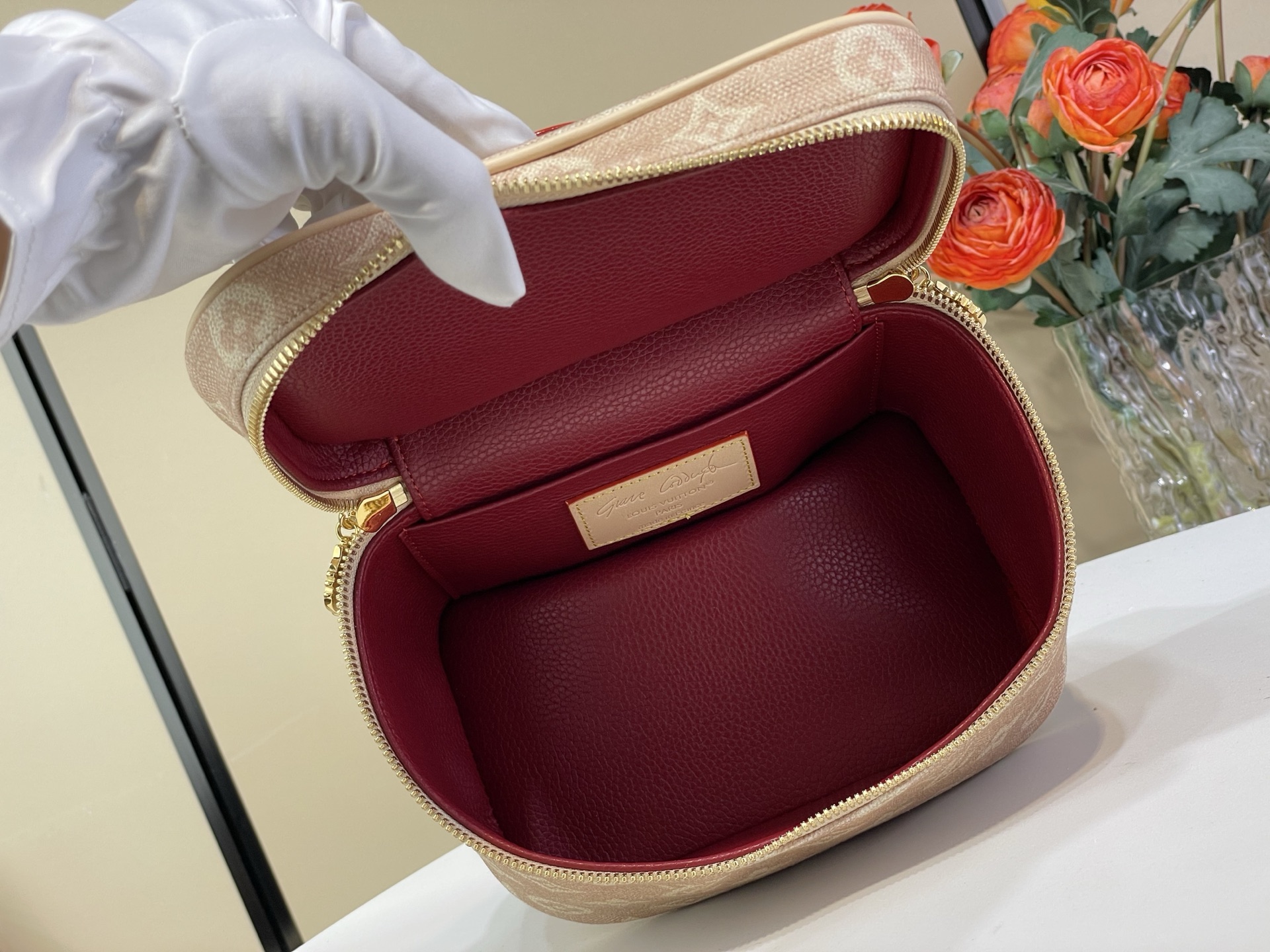 Louis Vuitton Basic Bag Canvas Gold M