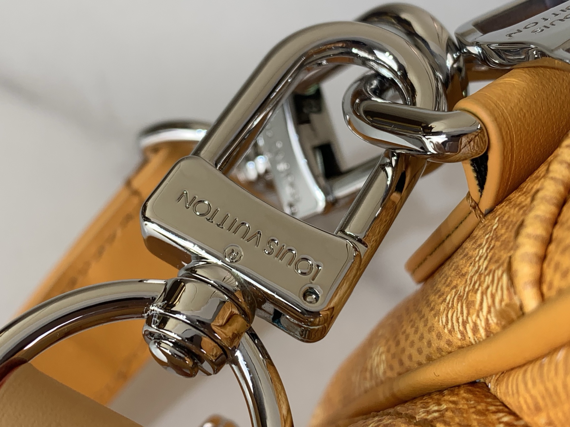 Louis Vuitton Crossbody Bag Canvas M-l-s