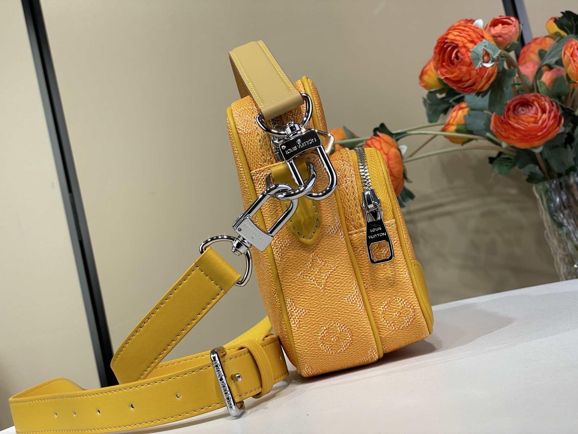 Louis Vuitton Crossbody Bag Canvas M-l-s