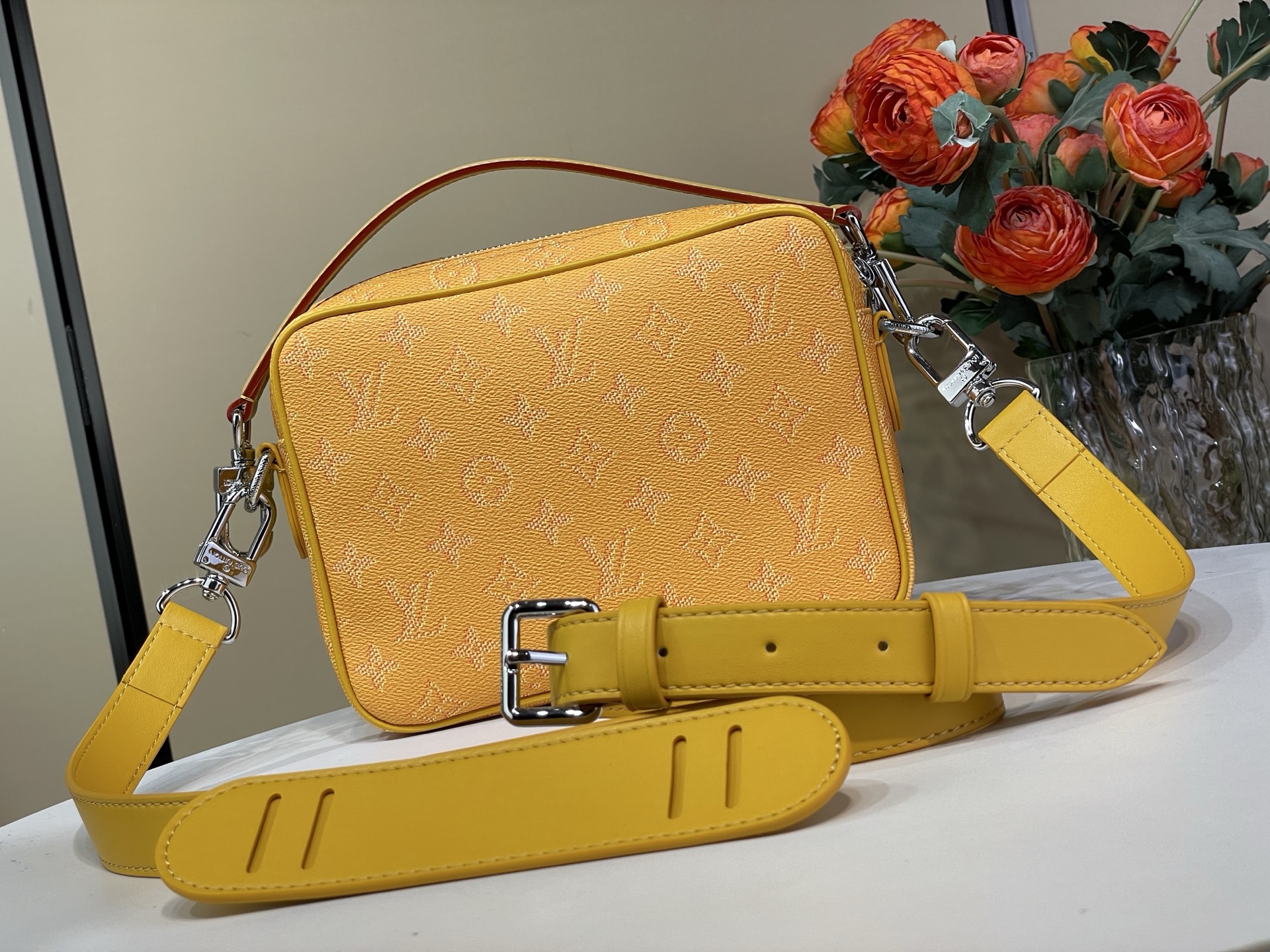 Louis Vuitton Crossbody Bag Canvas M-l-s