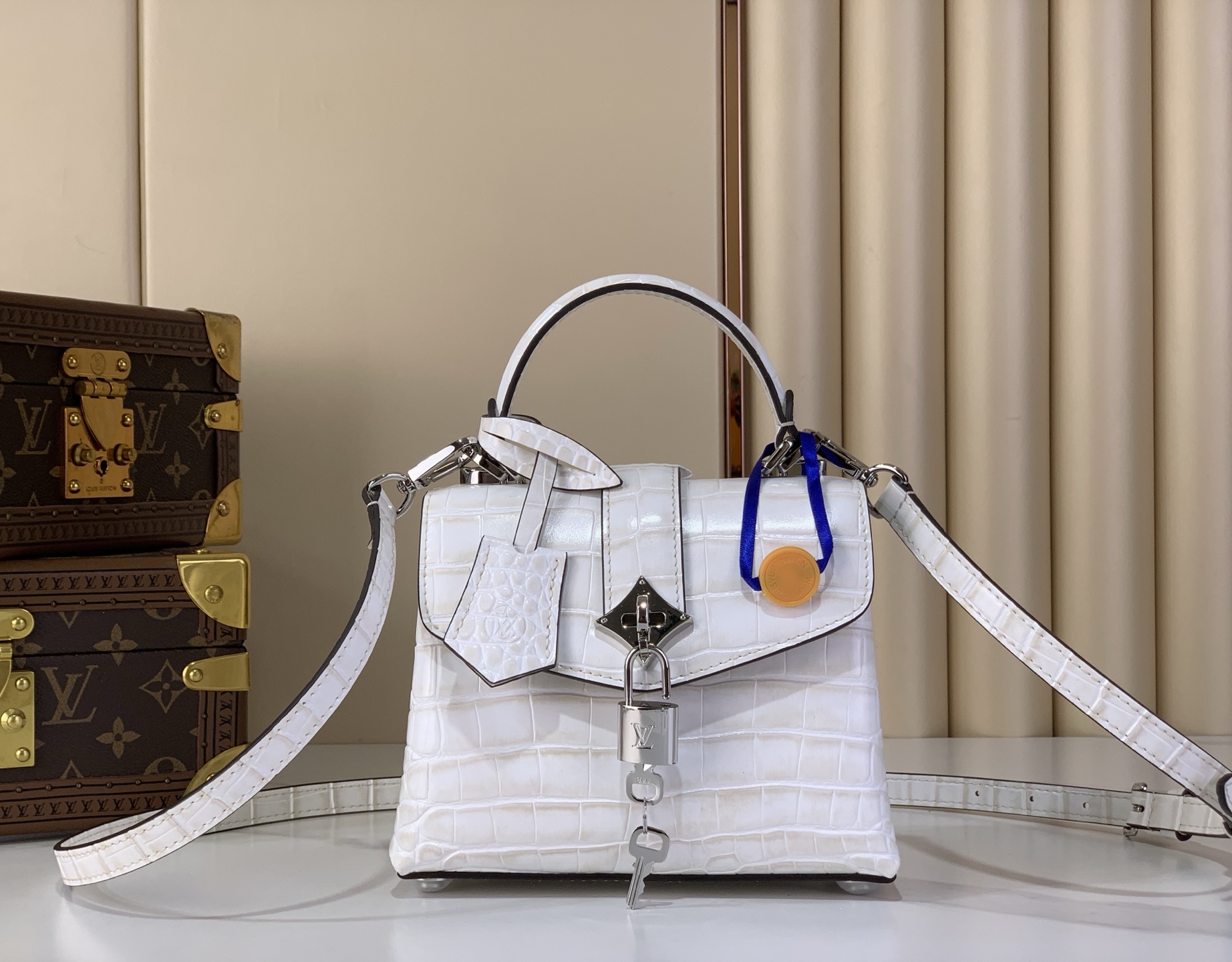 Louis Vuitton Basic Bag White M-s