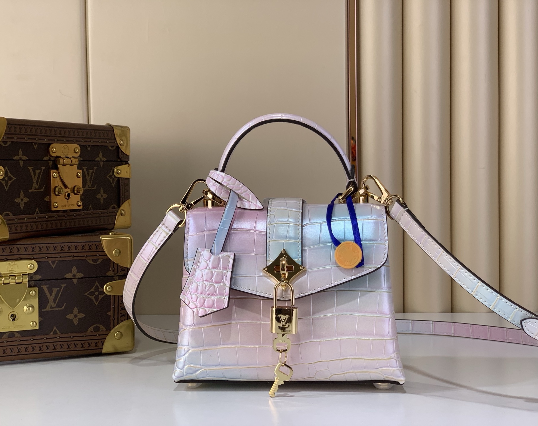 Louis Vuitton Basic Bag M-s