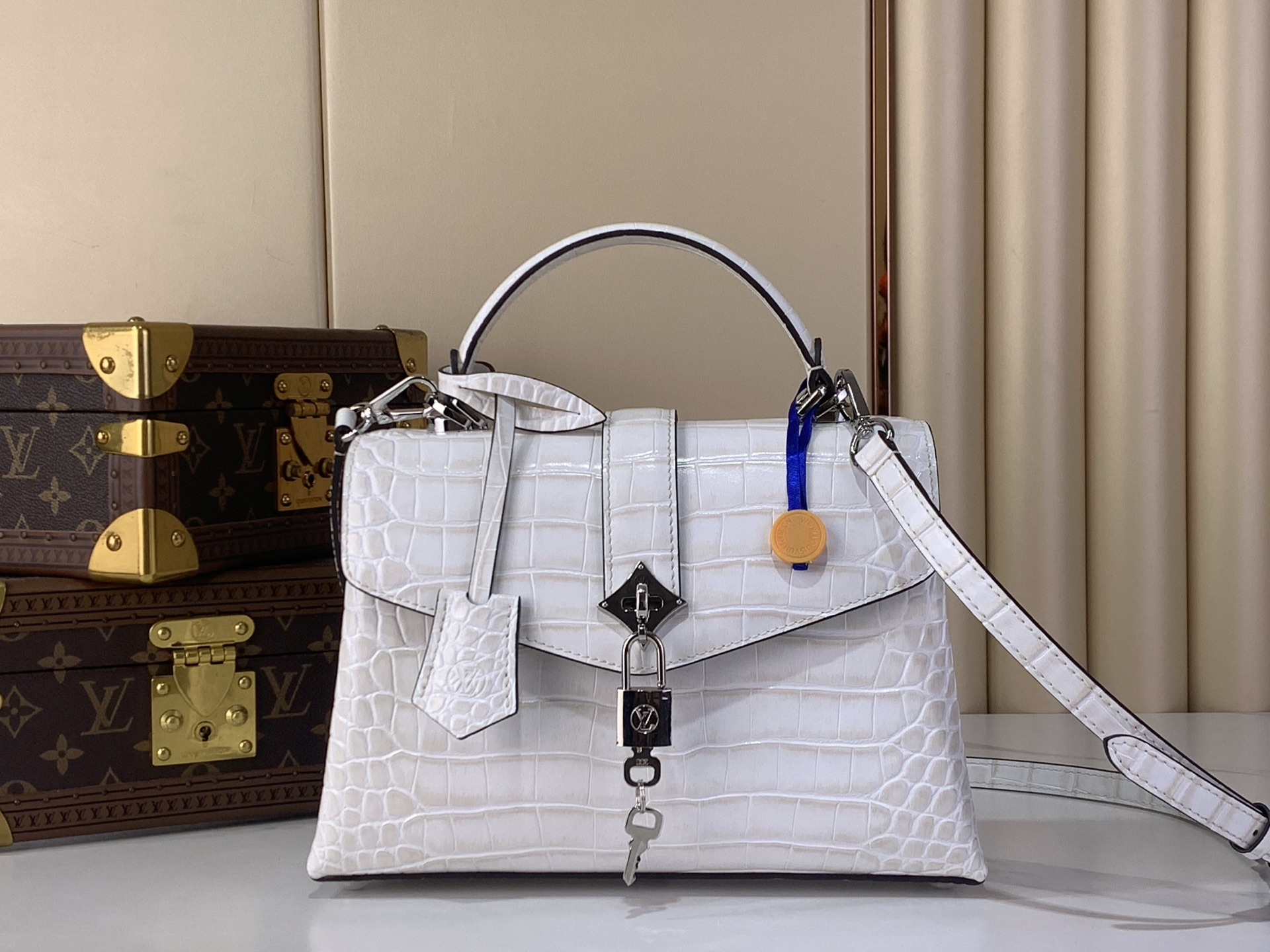 Louis Vuitton Basic Bag White M-s