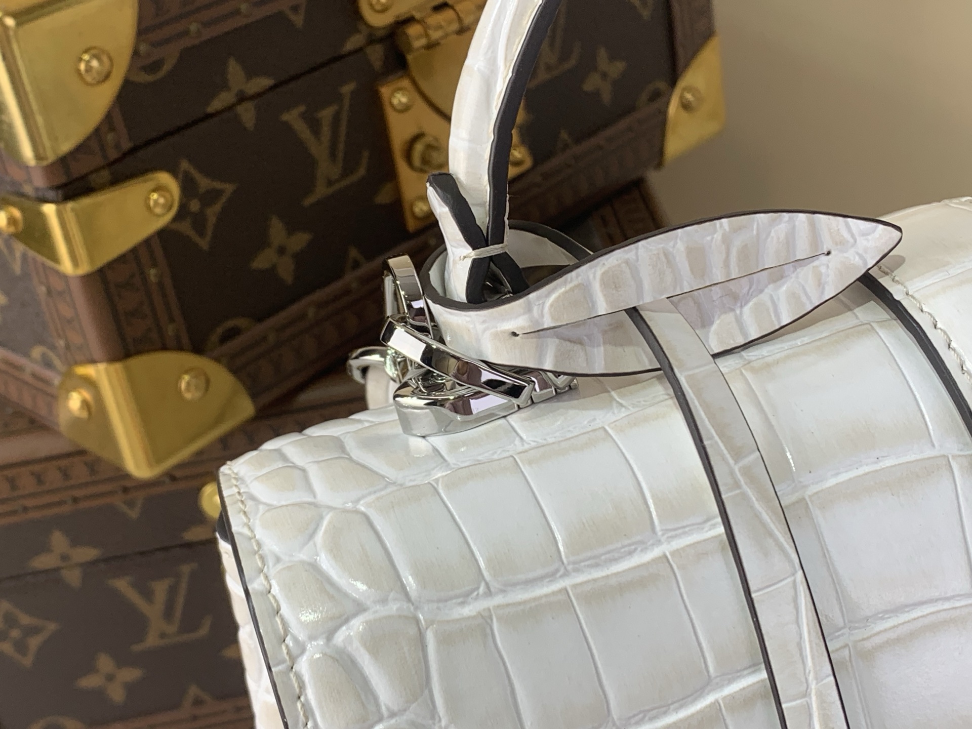 Louis Vuitton Basic Bag White M-s