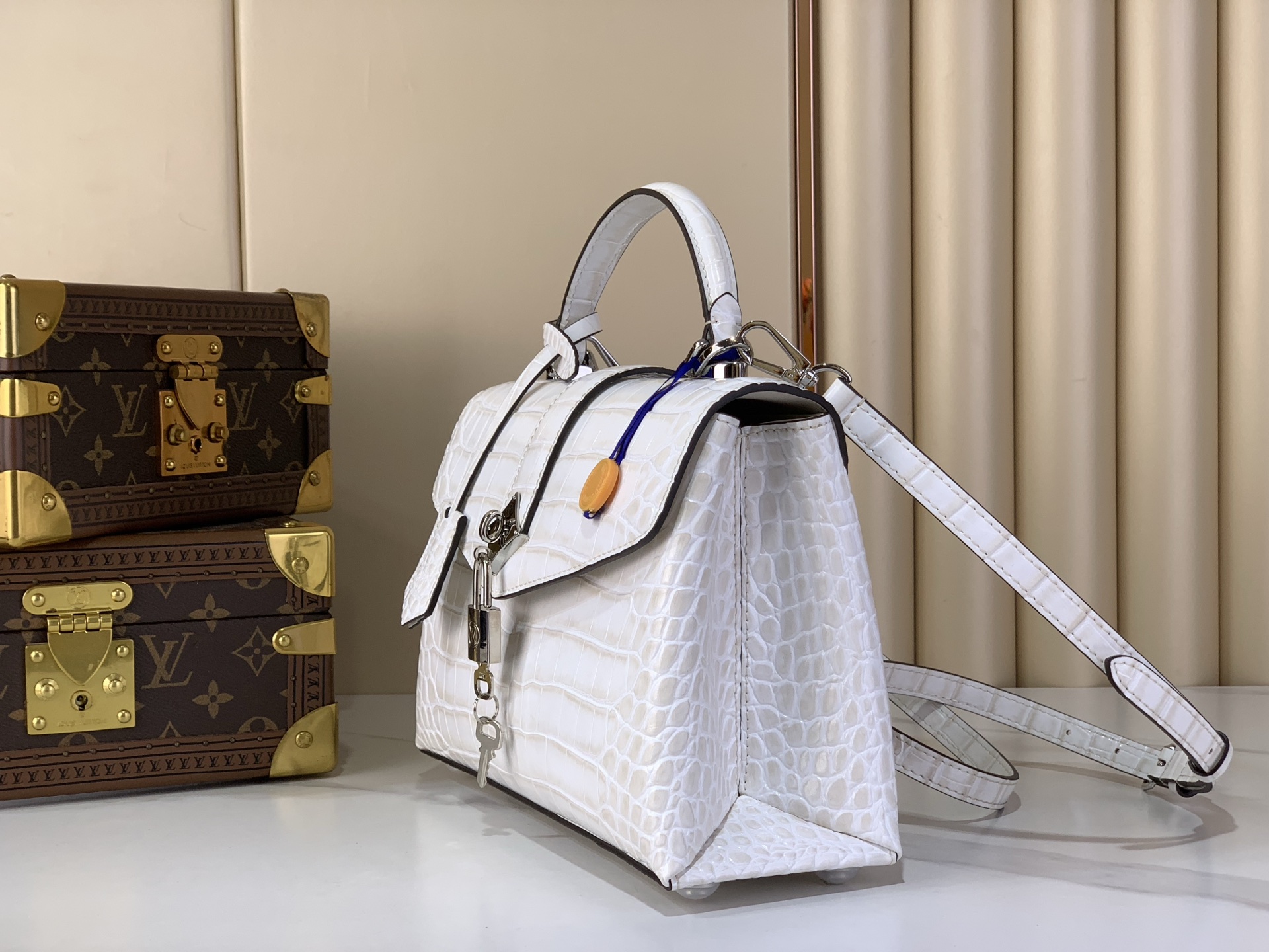 Louis Vuitton Basic Bag White M-s