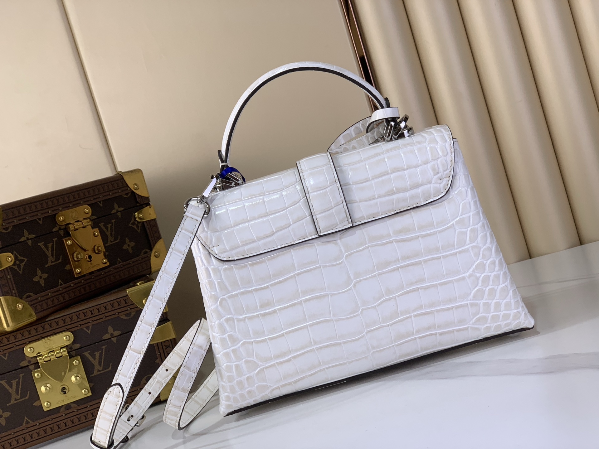 Louis Vuitton Basic Bag White M-s