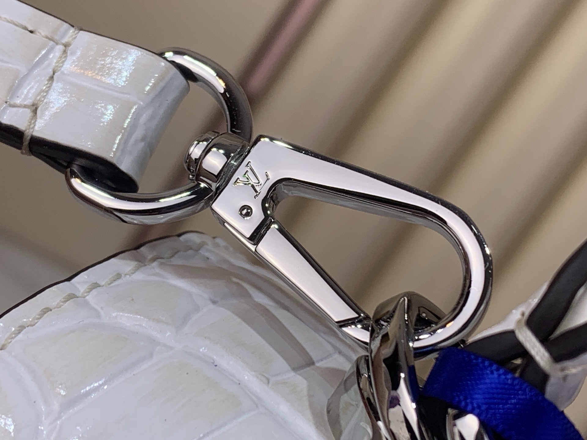 Louis Vuitton Basic Bag White M-s