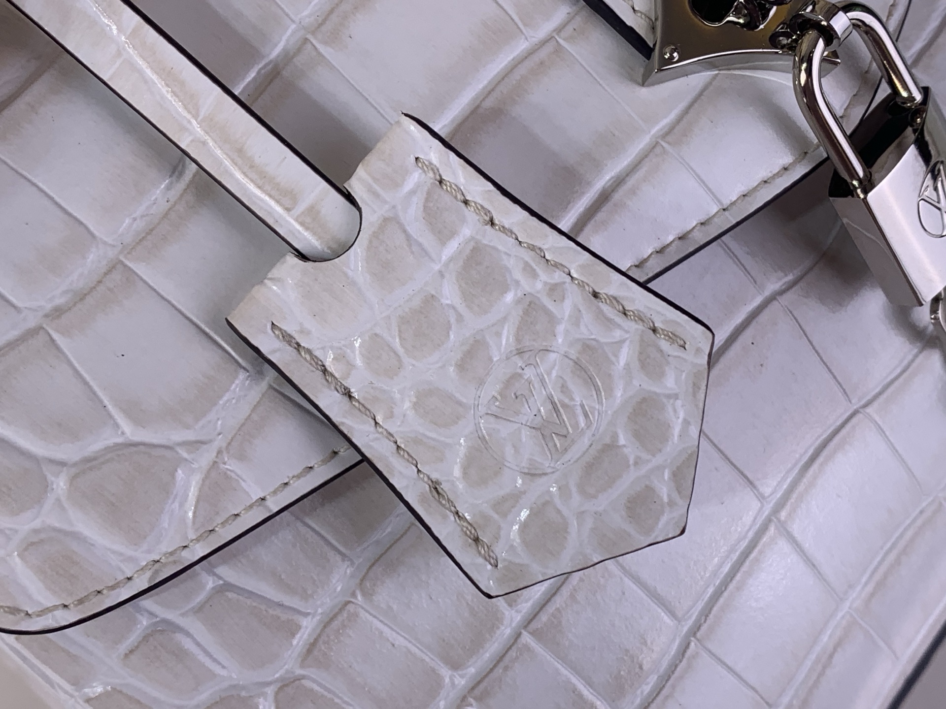 Louis Vuitton Basic Bag White M-s