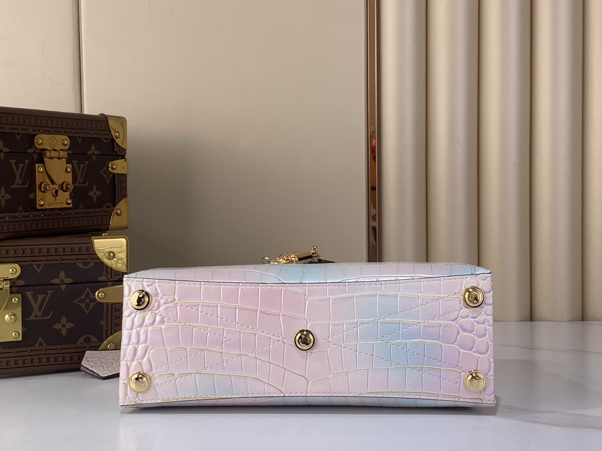 Louis Vuitton Basic Bag M-s